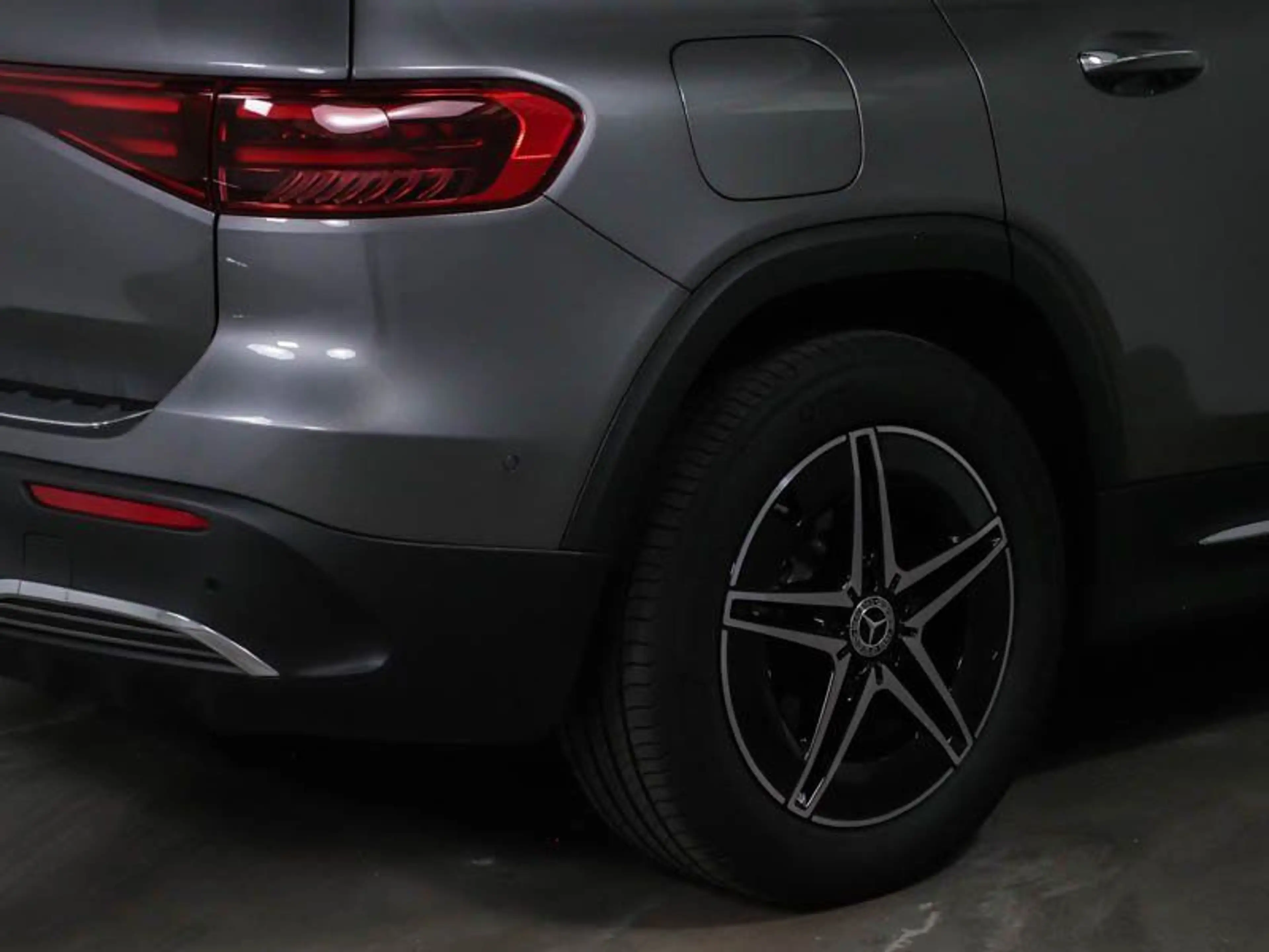 Mercedes-Benz EQB 250 AMG-PREMIUM FAP MEMORY 360° KEYLG WDGS — photo 5