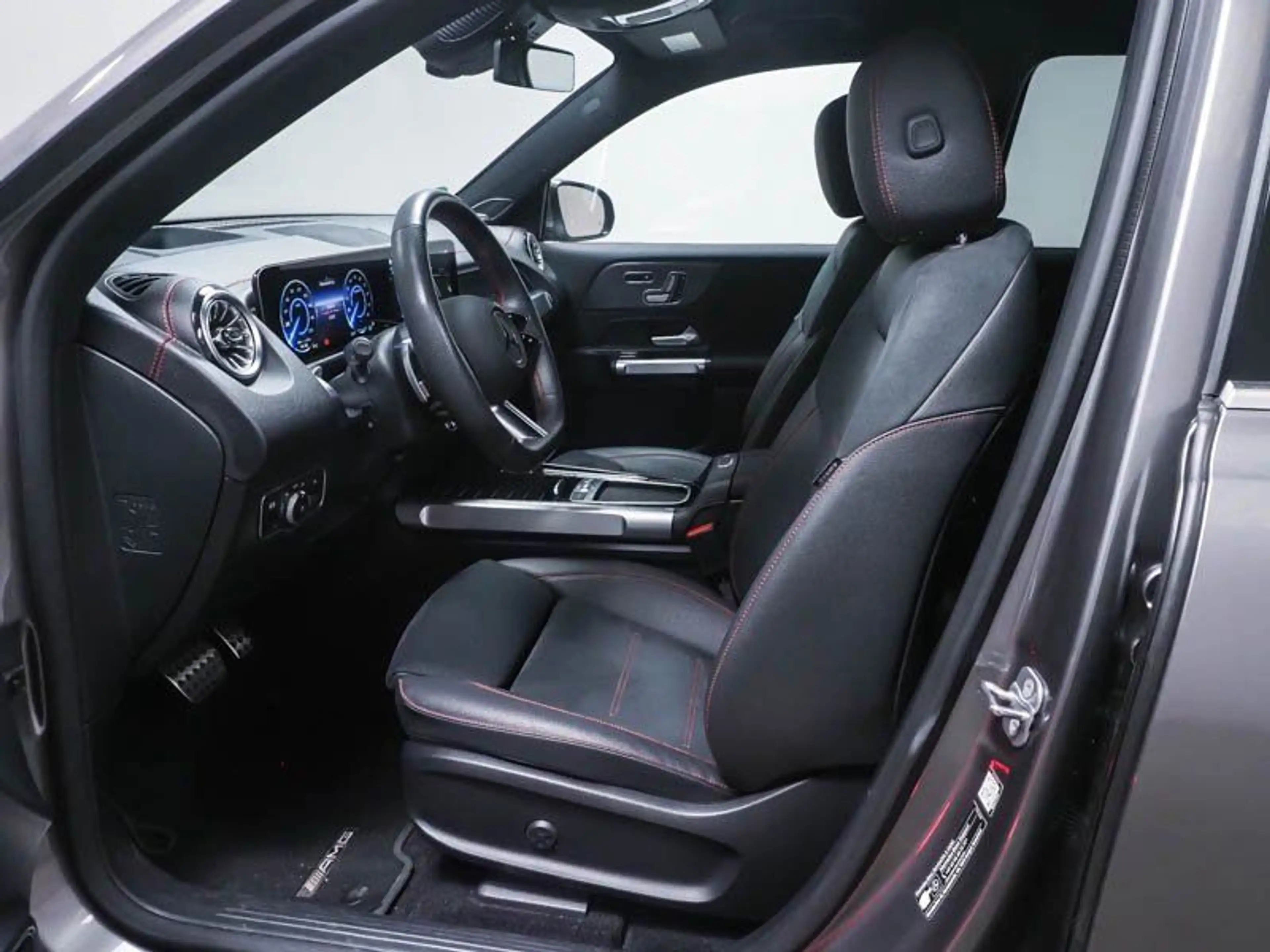 Mercedes-Benz EQB 250 AMG-PREMIUM FAP MEMORY 360° KEYLG WDGS — photo 7