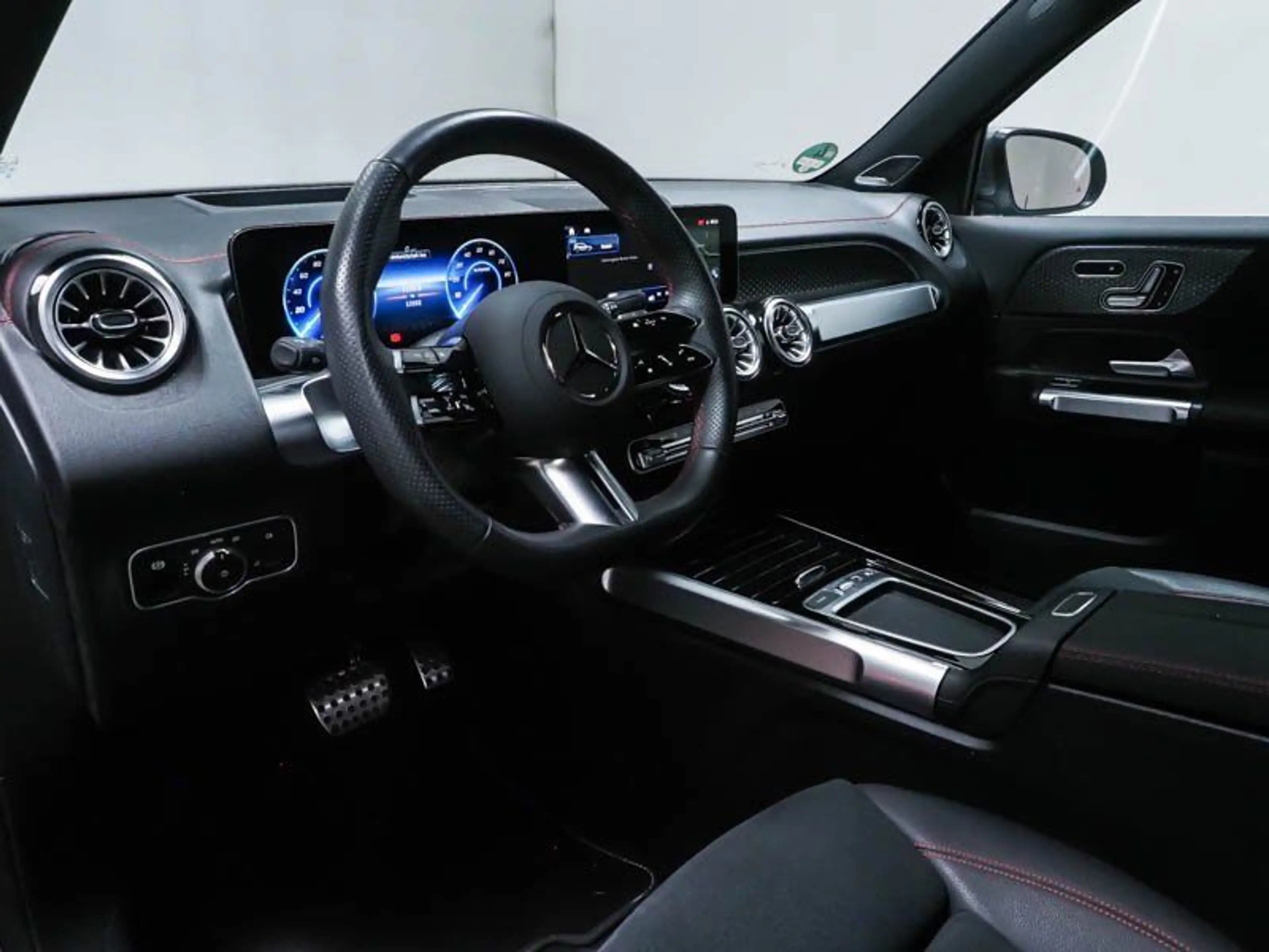 Mercedes-Benz EQB 250 AMG-PREMIUM FAP MEMORY 360° KEYLG WDGS — photo 8