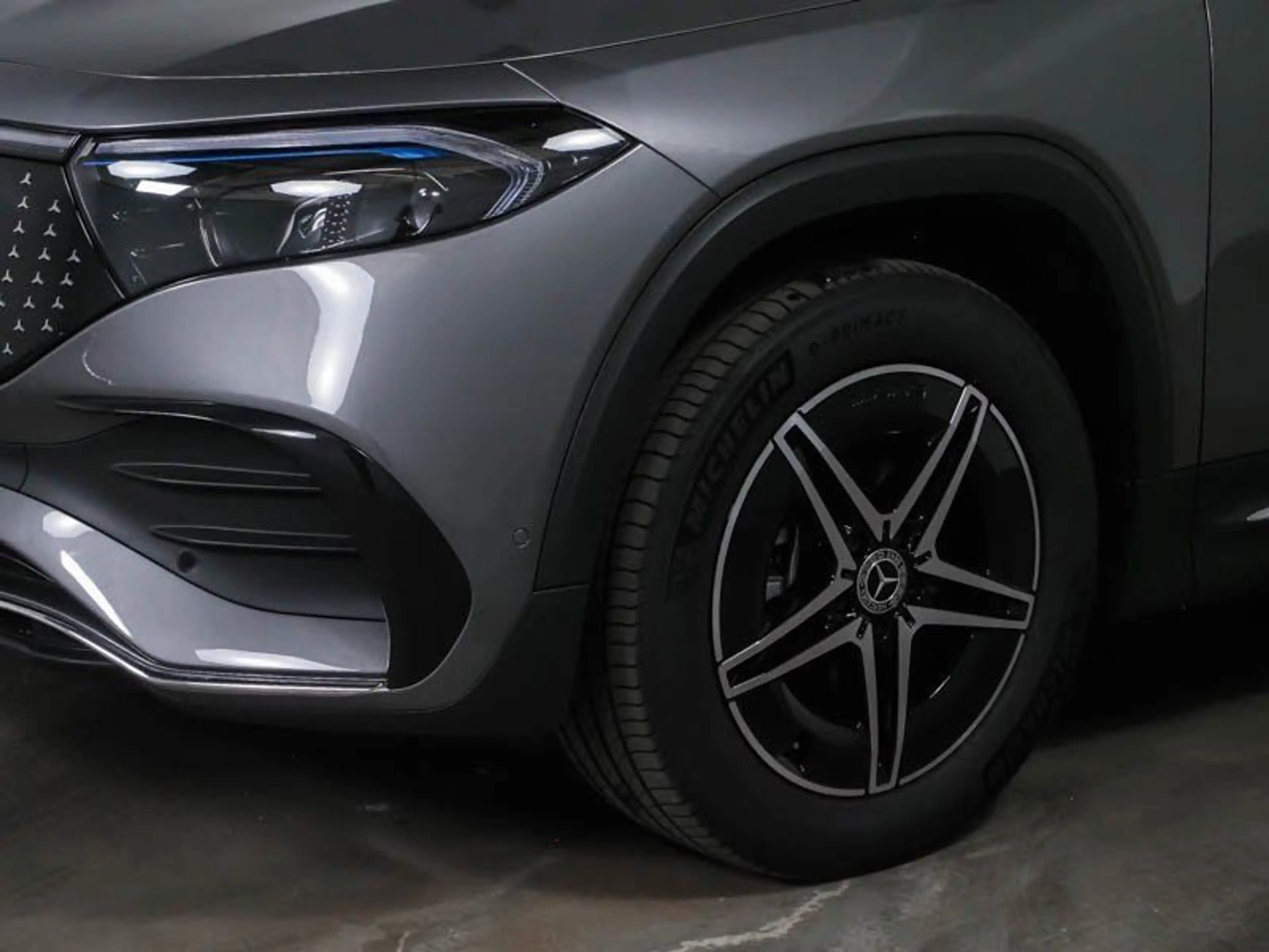 Mercedes-Benz EQB 250 AMG-PREMIUM FAP MEMORY 360° KEYLG WDGS — photo 3