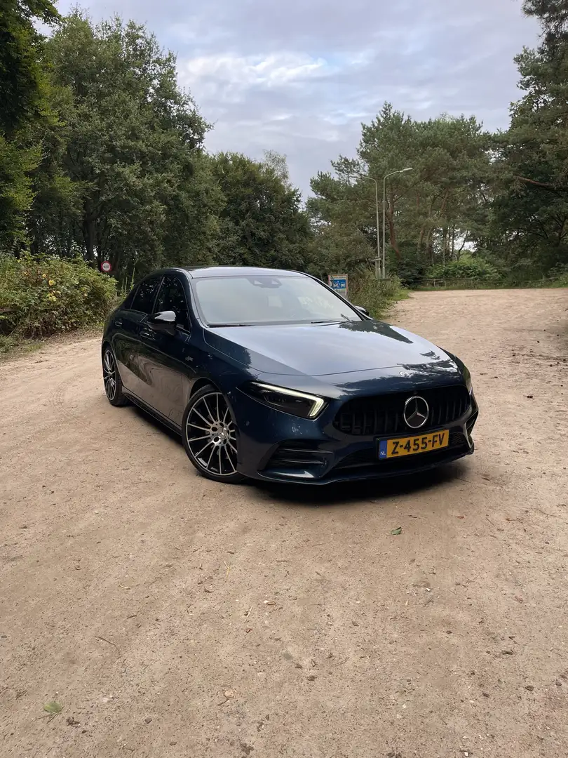 Mercedes-Benz A 35 AMG Sedan 4matic Pr. Plus PANO|HU|19”|360|ACC|SFEER| Blauw - 2