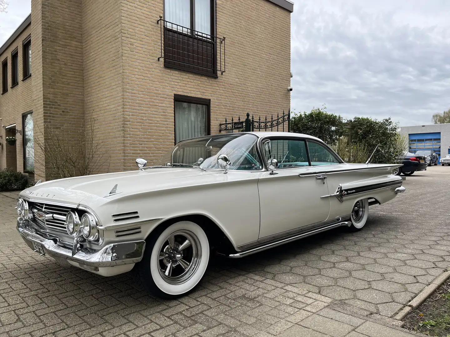 Chevrolet Impala Hard Top COUPE V 8 Alb - 1