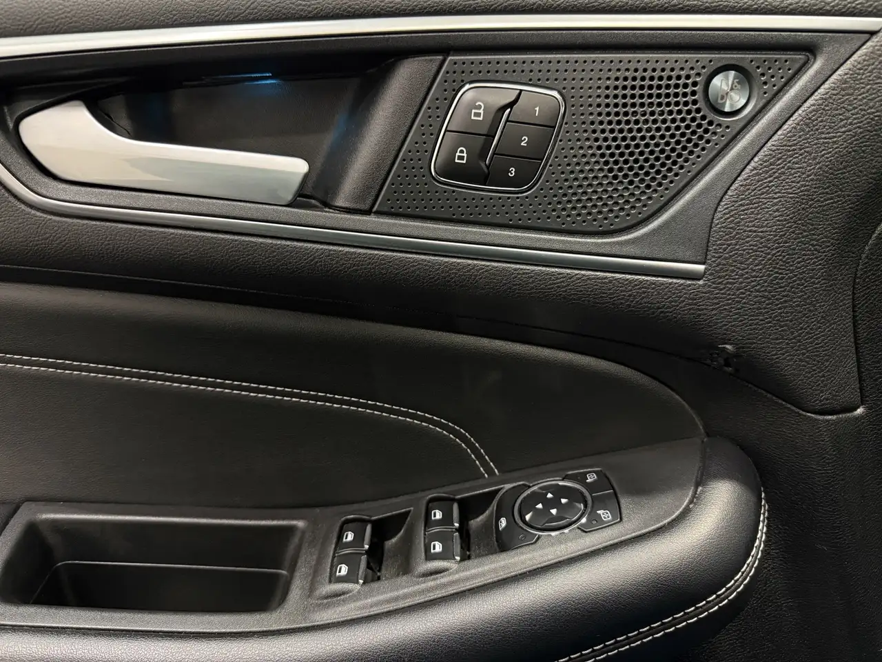 Ford Edge photo Ford Edge