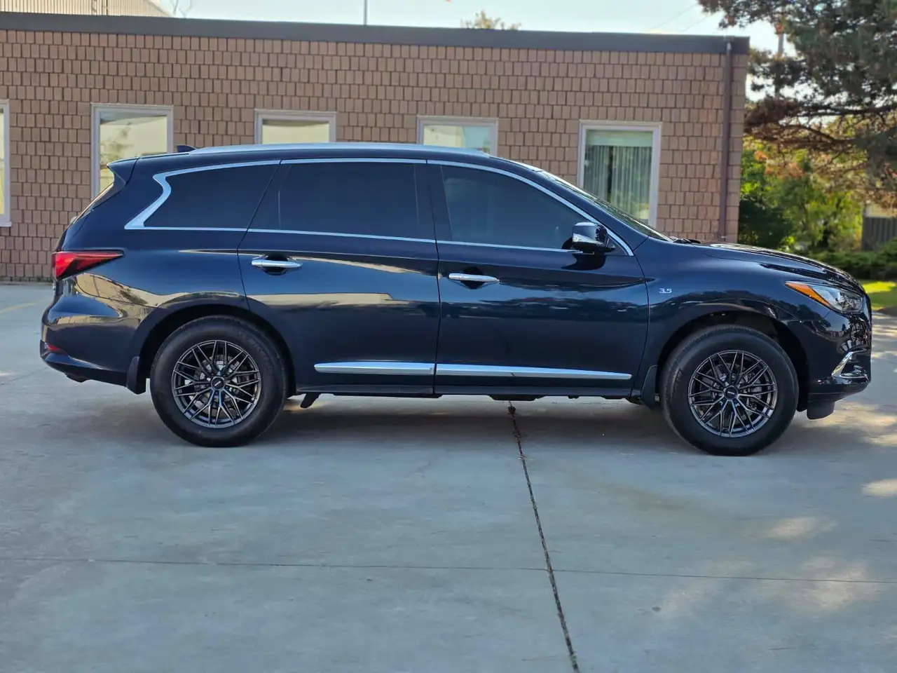 Infiniti QX60 photo Infiniti QX60