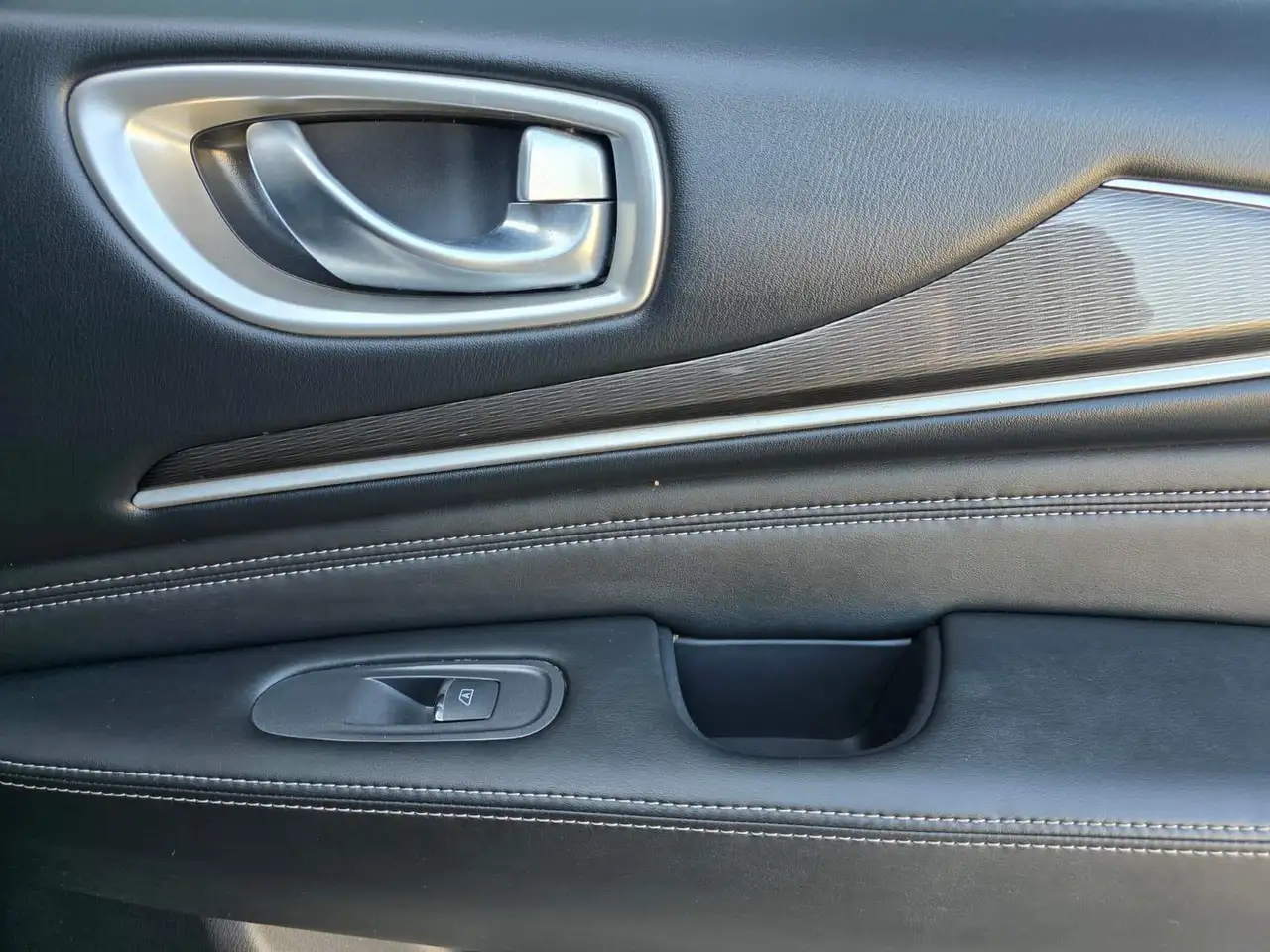 Infiniti QX60 photo Infiniti QX60
