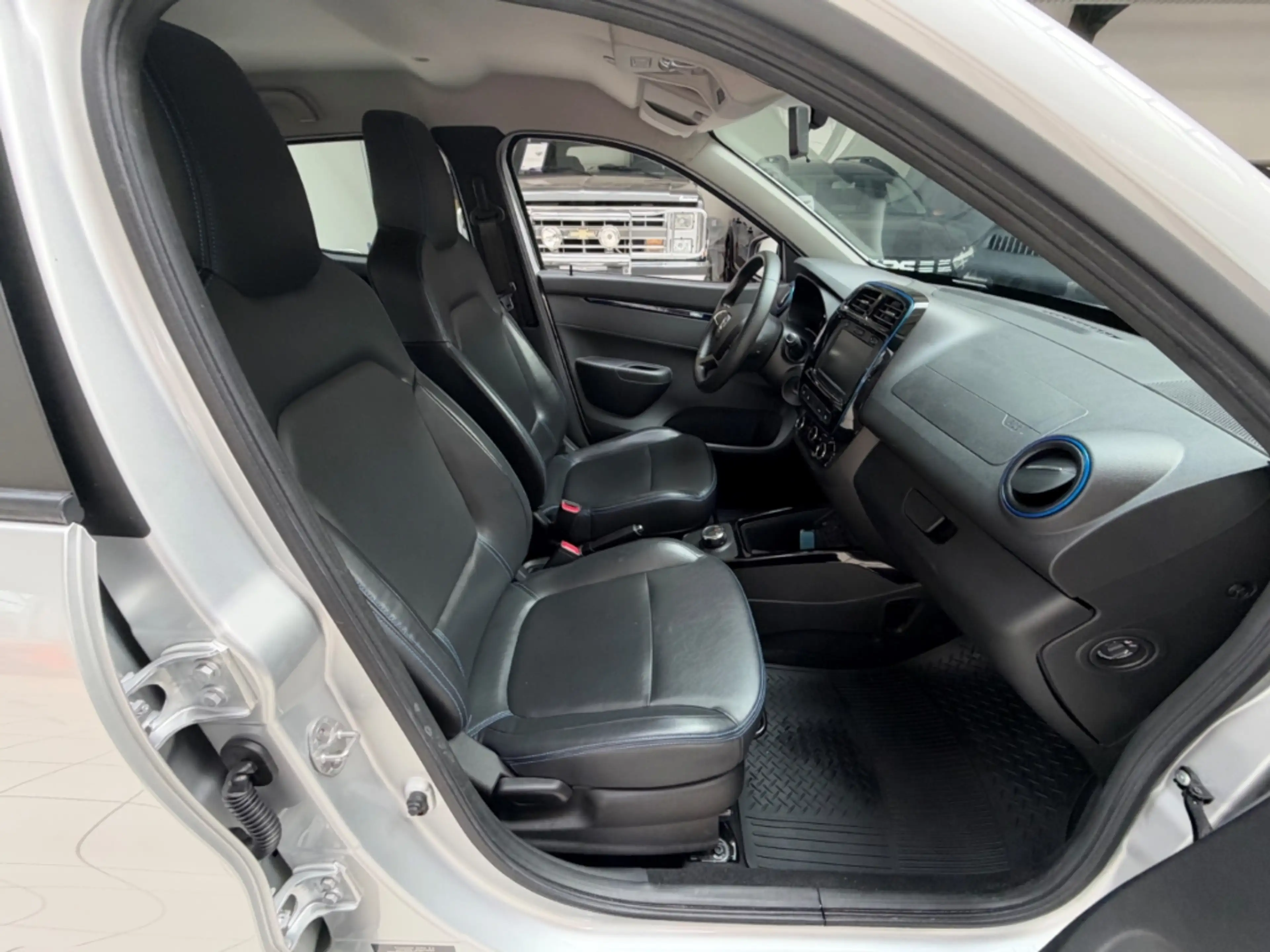 Dacia Spring Electric Comfort aus 1.Hand Navigation — photo 11
