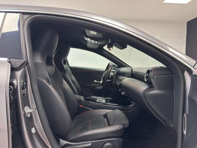Mercedes-Benz CLA 180 — photo 12