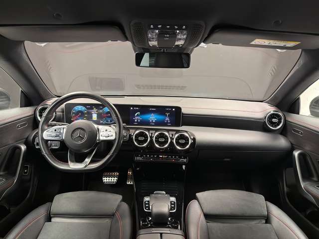 Mercedes-Benz CLA 180 — photo 9