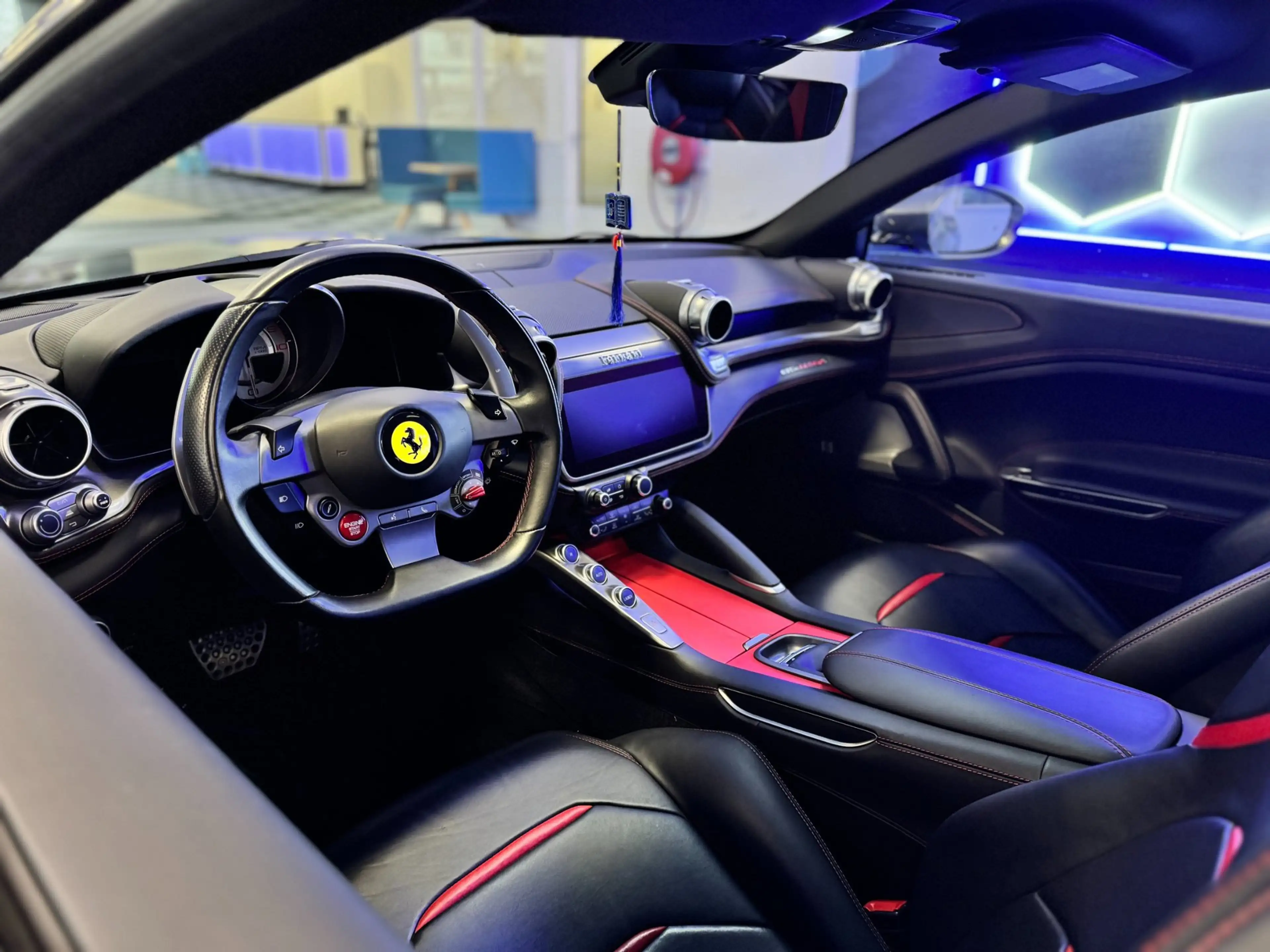 Ferrari GTC4 Lusso GTC4Lusso T 3.9 V8 I Pano-dak I Lift I Passenger D — photo 8