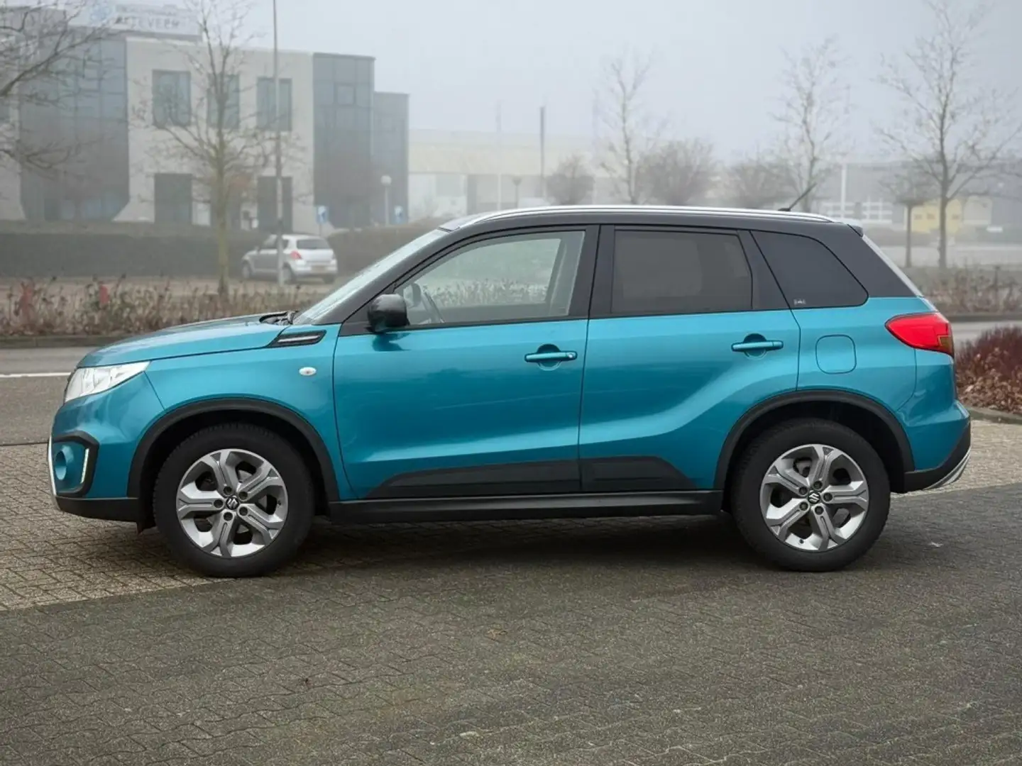 Suzuki Vitara 1.6 EXCLUSIVE AUTOMAAT TREKHAAK CAMERA NAVI Blau - 2