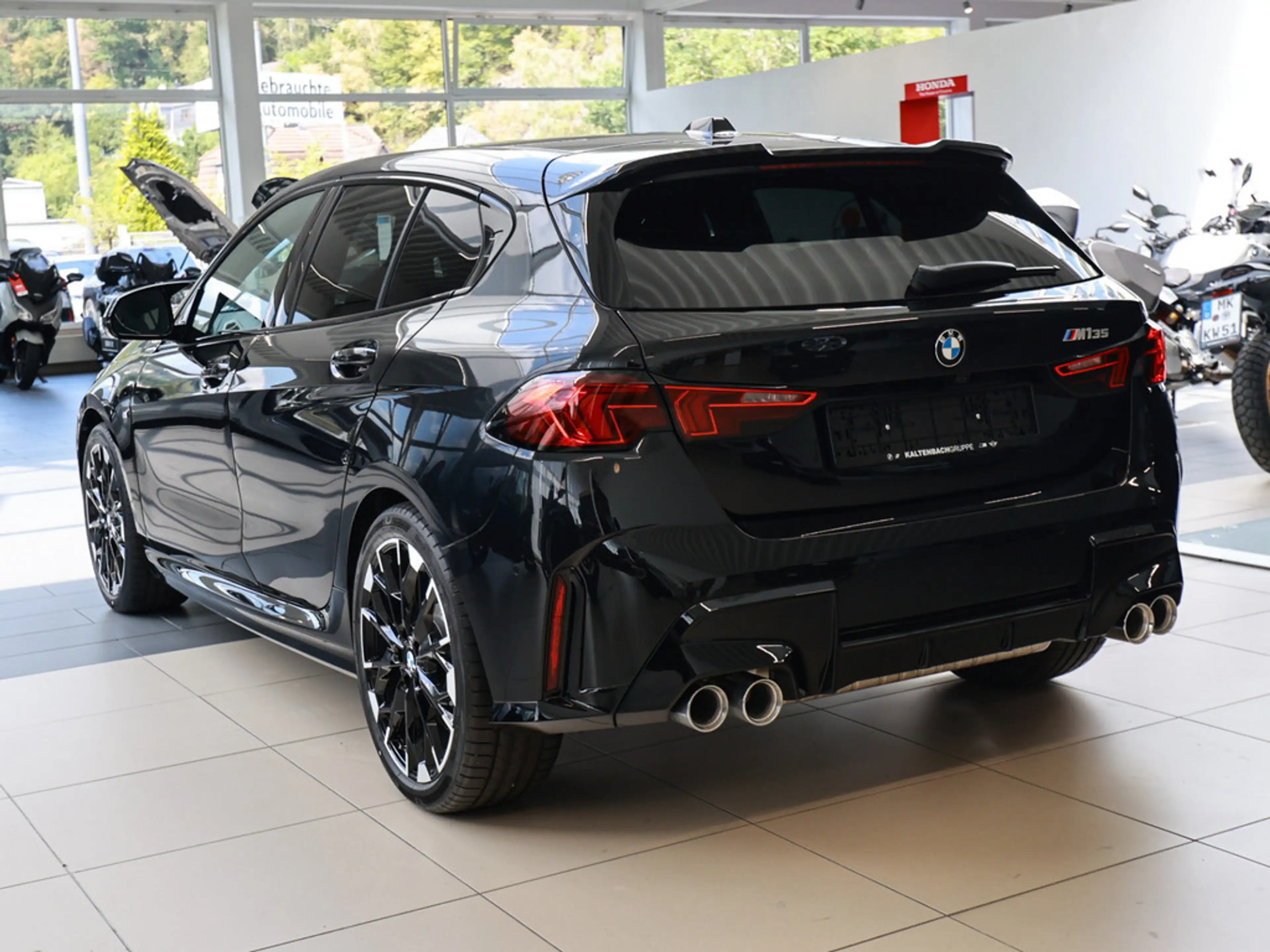 BMW 135 M xDrive 360° LED HUD NAVI H/K KAMERA SHZ — photo 7