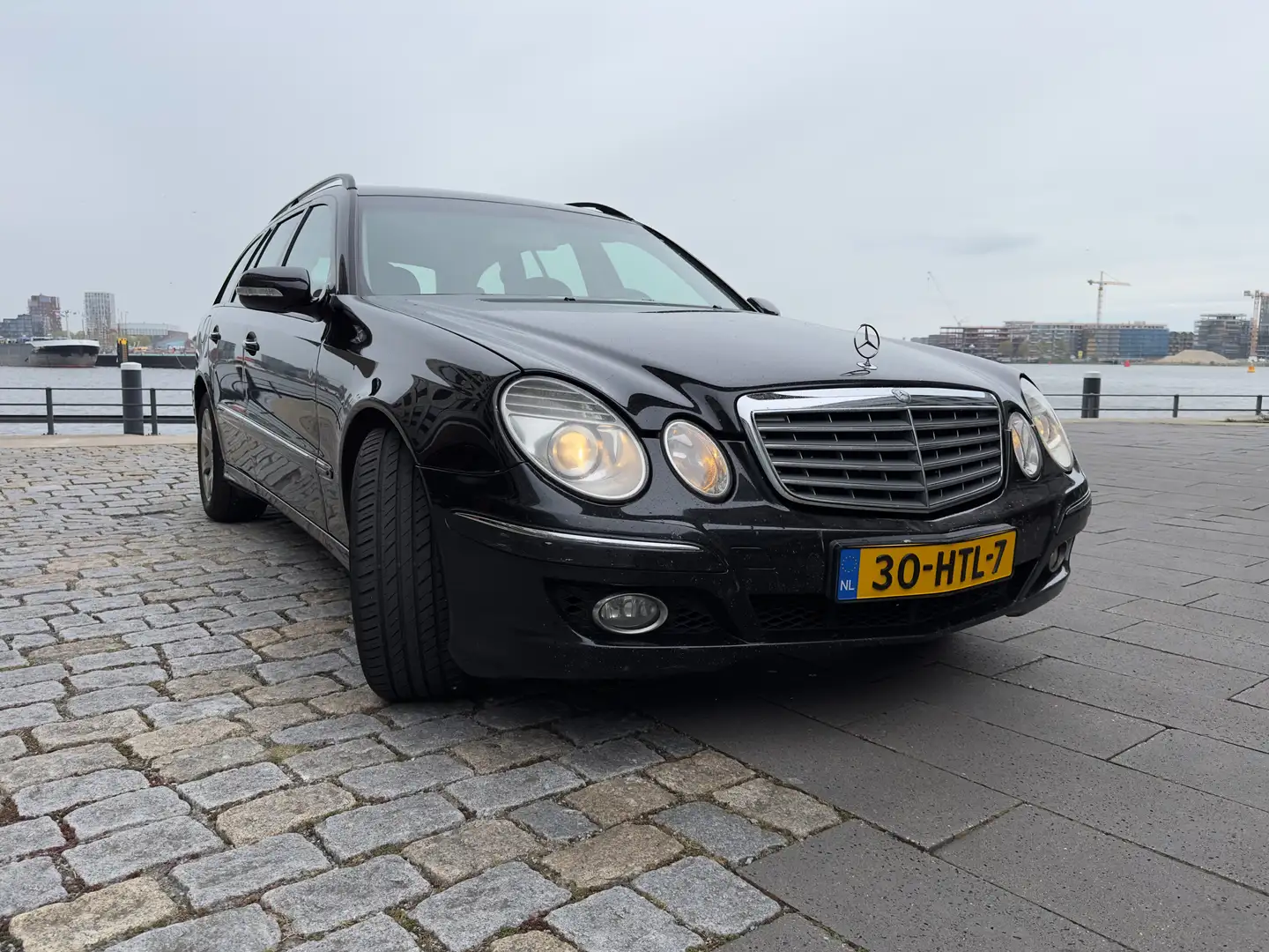 Mercedes-Benz E 200 E 200 CDI Bns Edition Eleg. Zwart - 1