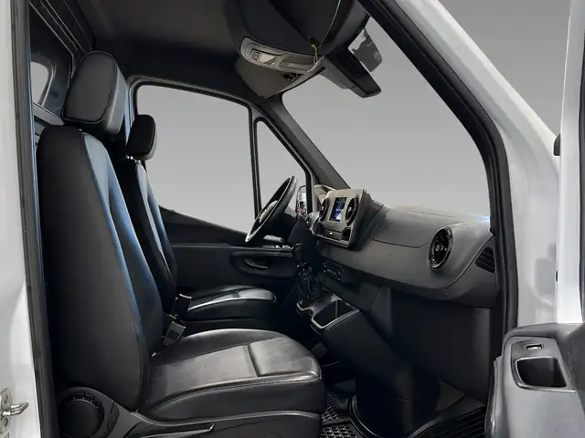 Mercedes-Benz Sprinter view 12