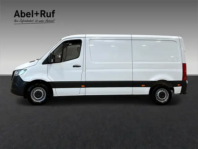 Mercedes-Benz Sprinter view 5