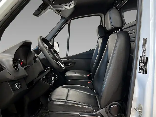 Mercedes-Benz Sprinter view 11
