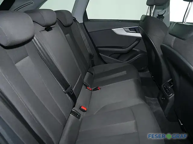 Audi A4 view 5