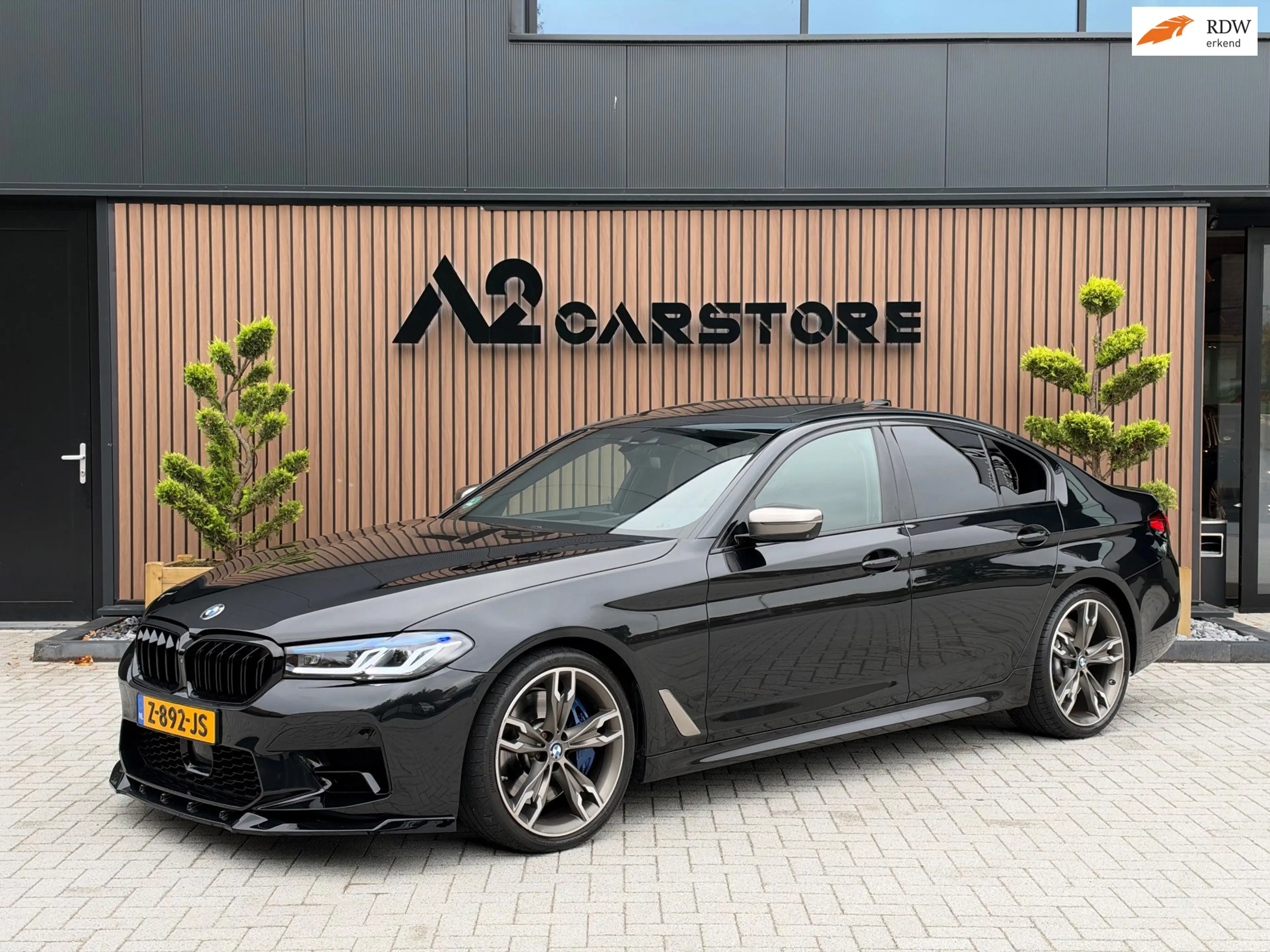 BMW M550 5-serie M550i xDrive High Executive LASER HARMAN/K