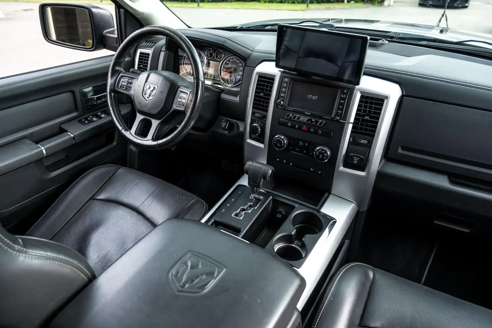 Dodge RAM 1500 5.7 V8 4x4 Crew Cab 5'7 NL Auto I NAP I LPG I Gris - 2