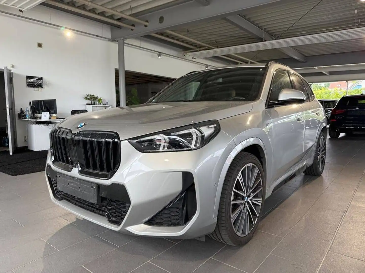 BMW X1 23d xDrive M Sport*AHK*H/K*LED*HUD*360*J''20 Argent - 1