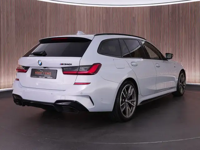 BMW 3 Series view 2