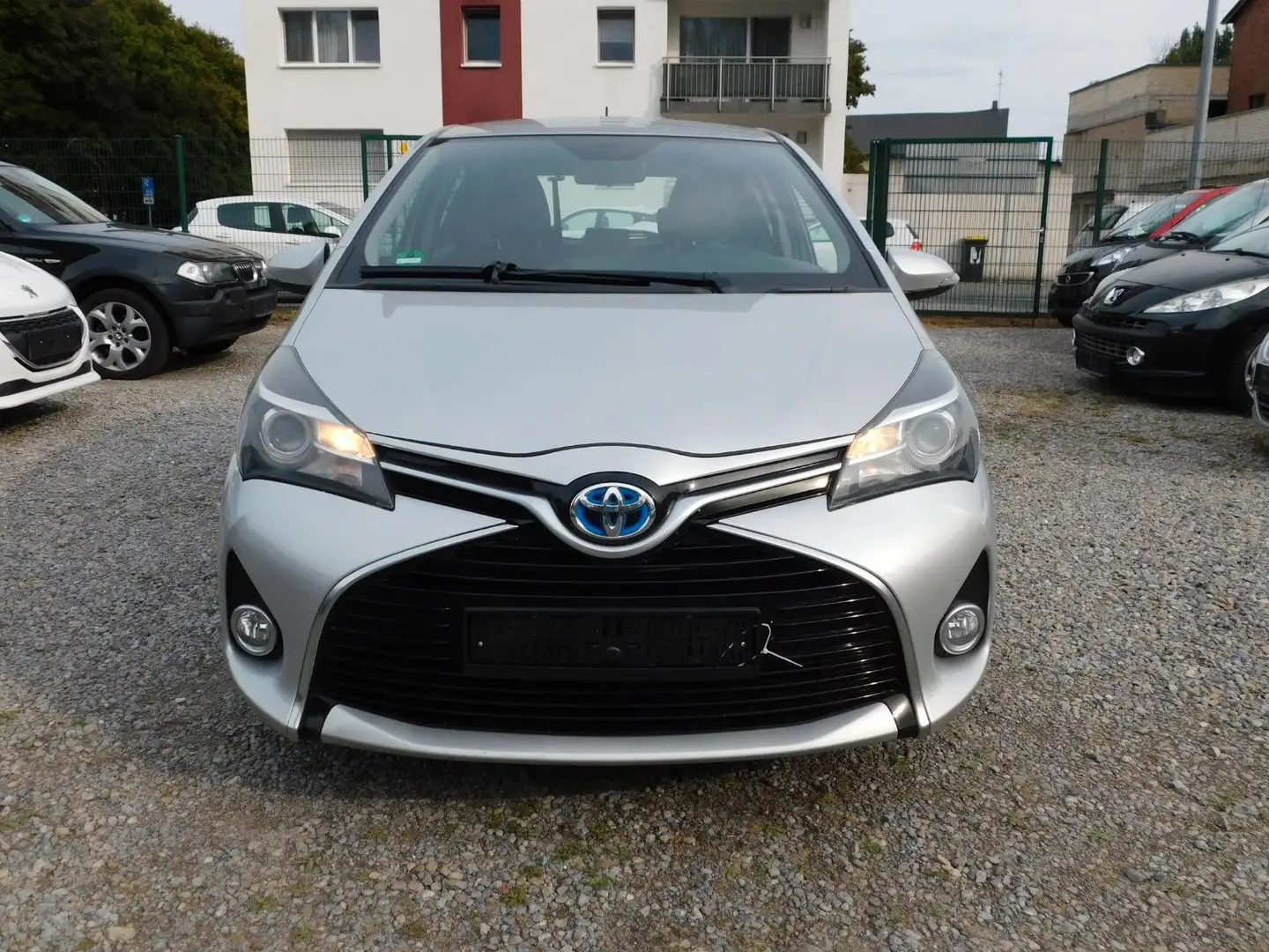 Toyota Yaris 1.5 VVT-i Hybrid Comfort Silber - 2
