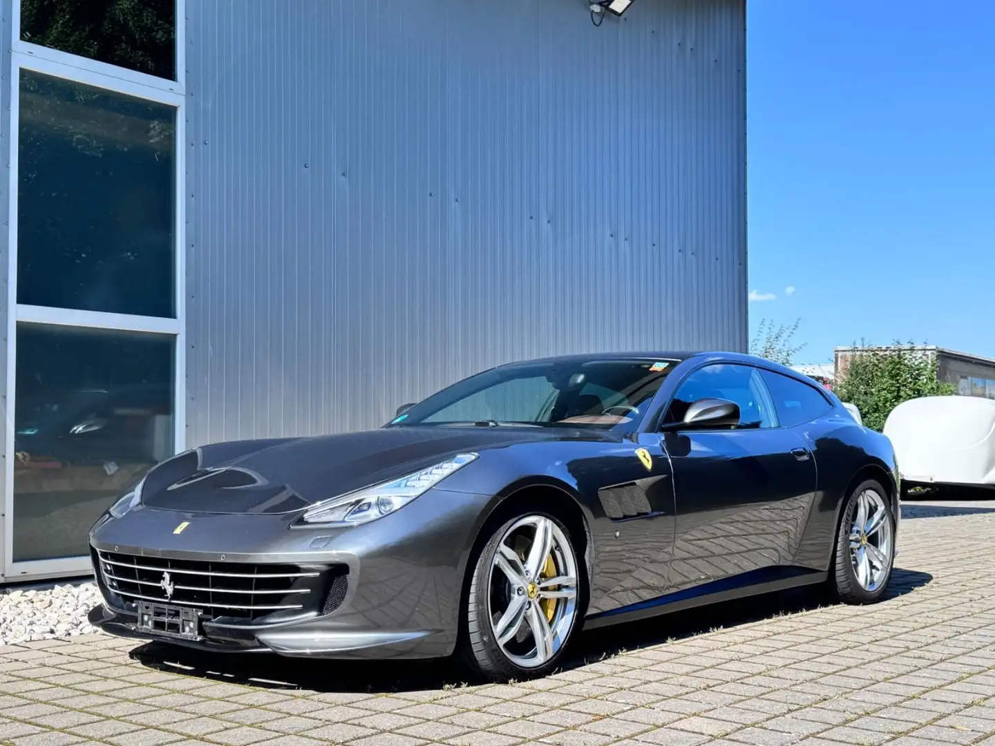 Ferrari GTC4 Lusso 6.3 V12 DCT LED Lenkrad Beifahrer Disp Gri - 1