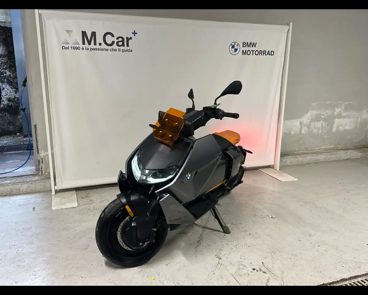 BMW CE 04