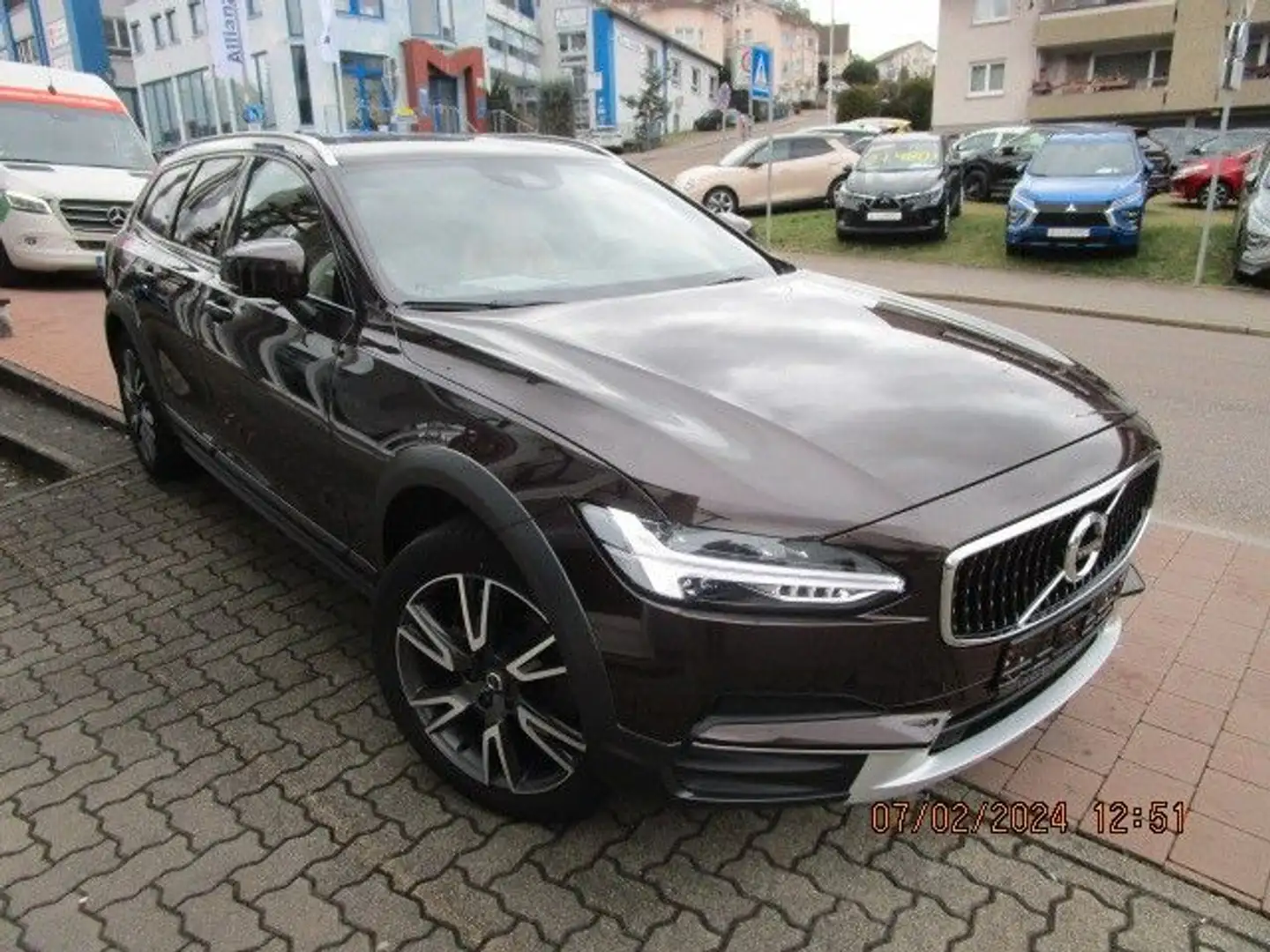 Volvo V90 Cross Country D5 AWD Pro Geartronic/AHK/Kame Bruin - 2