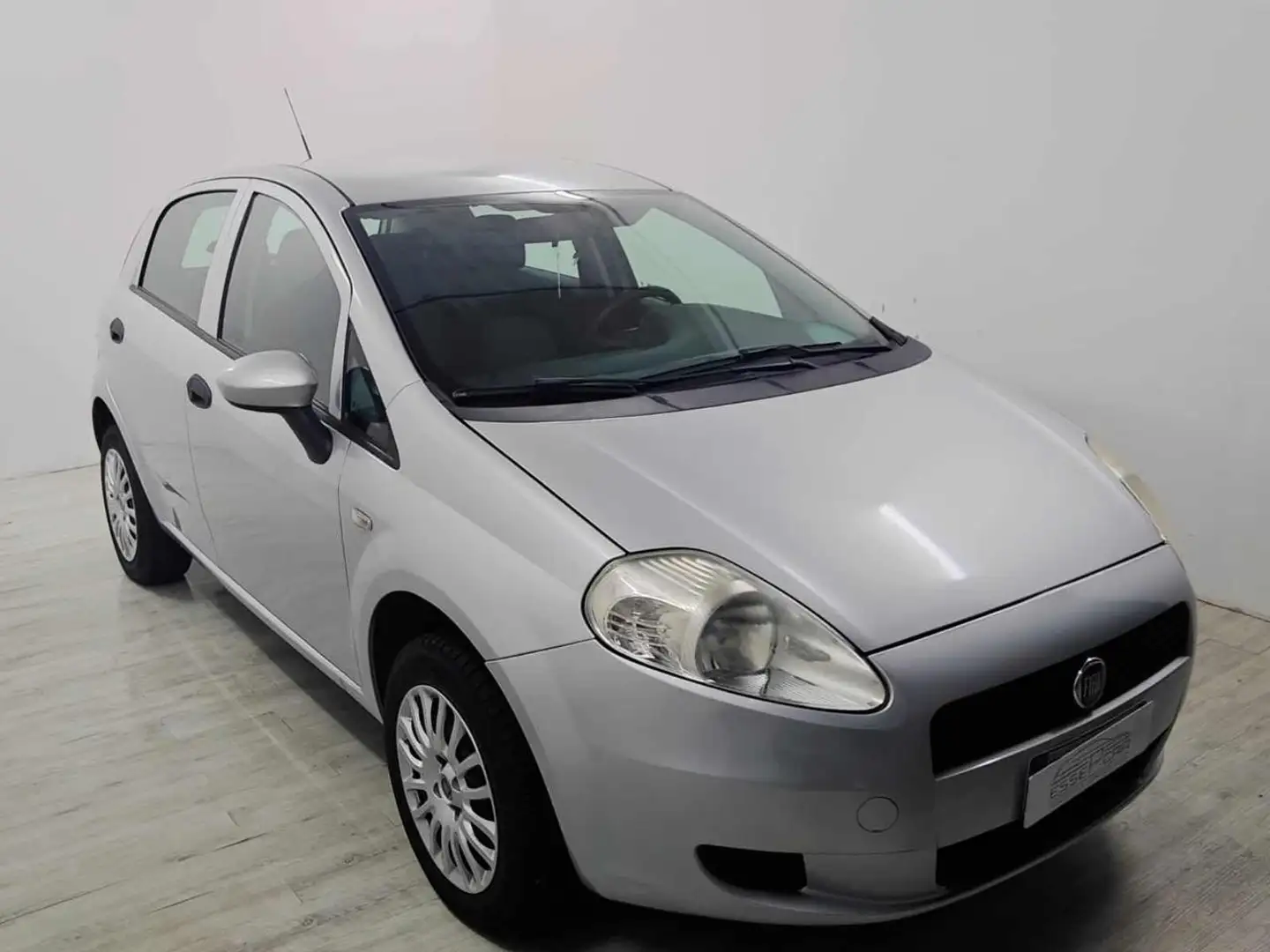 Fiat Grande Punto 1.4 5 porte Actual Natural Power Grigio - 2
