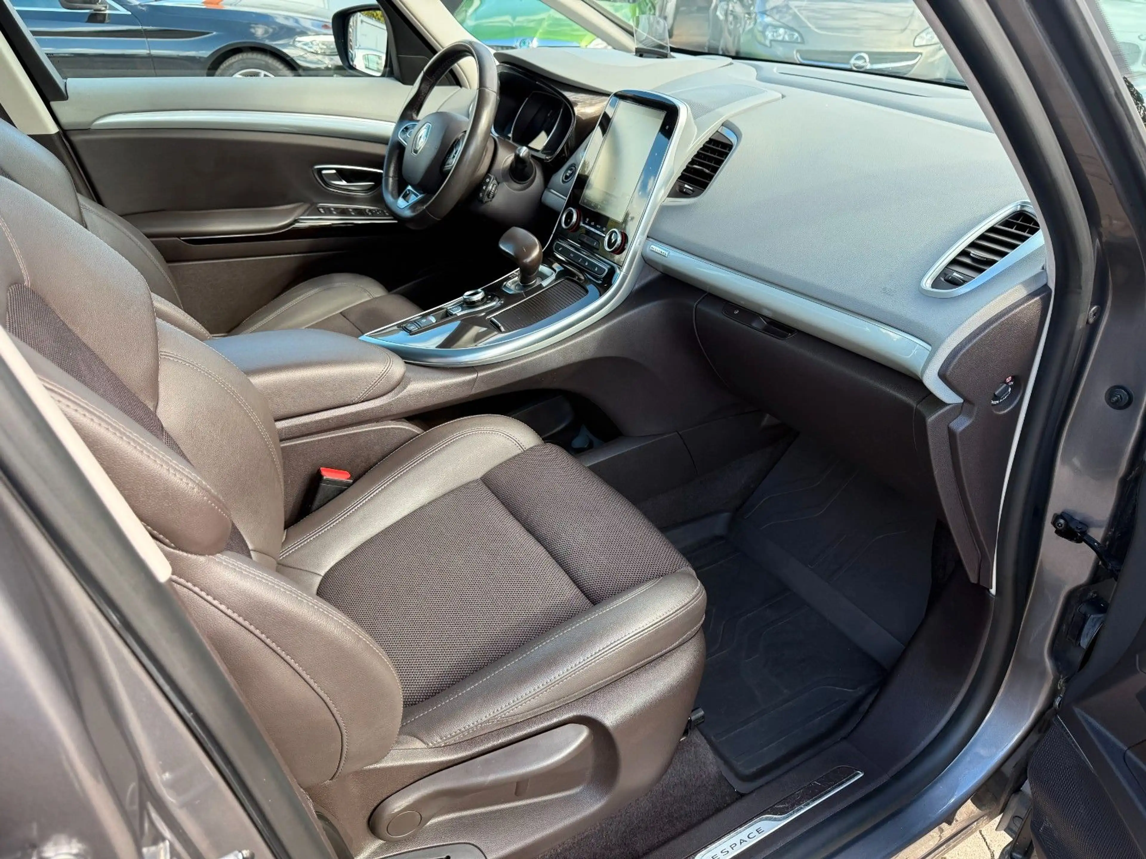 Renault Espace ESPACE V INTENS / AUTOMATIK / 7 SITZER / KAMERA — photo 9