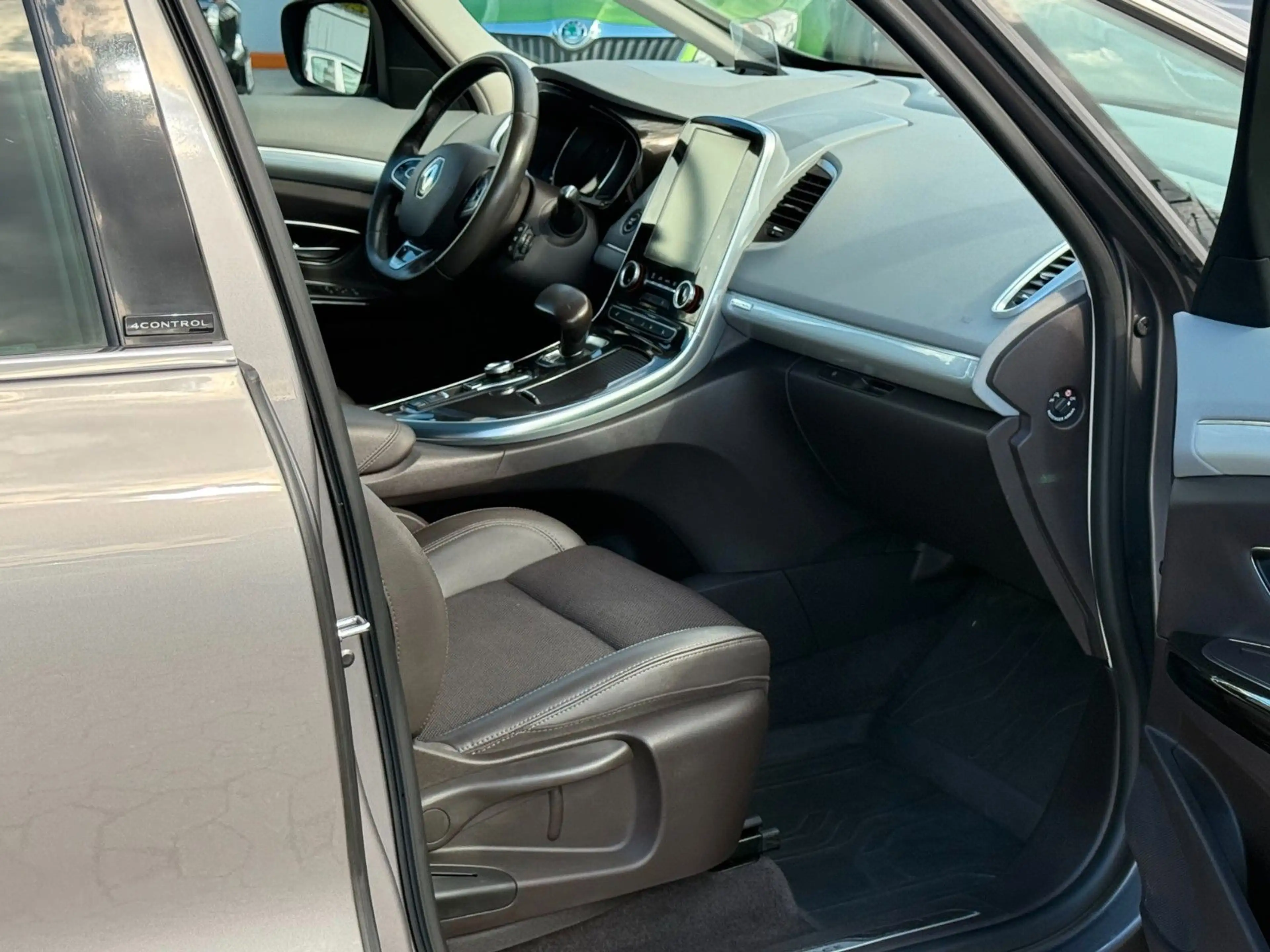 Renault Espace ESPACE V INTENS / AUTOMATIK / 7 SITZER / KAMERA — photo 8