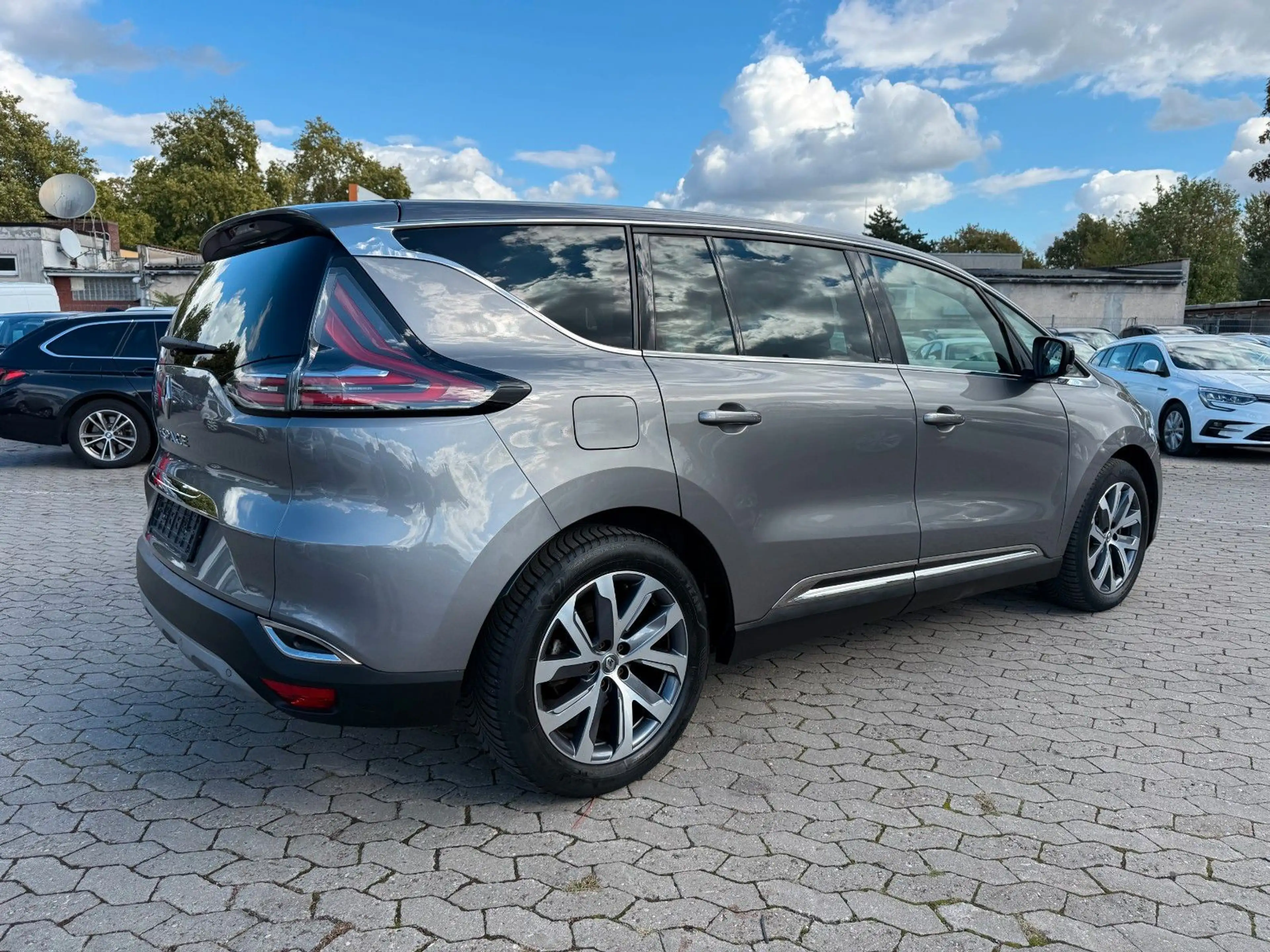 Renault Espace ESPACE V INTENS / AUTOMATIK / 7 SITZER / KAMERA — photo 3