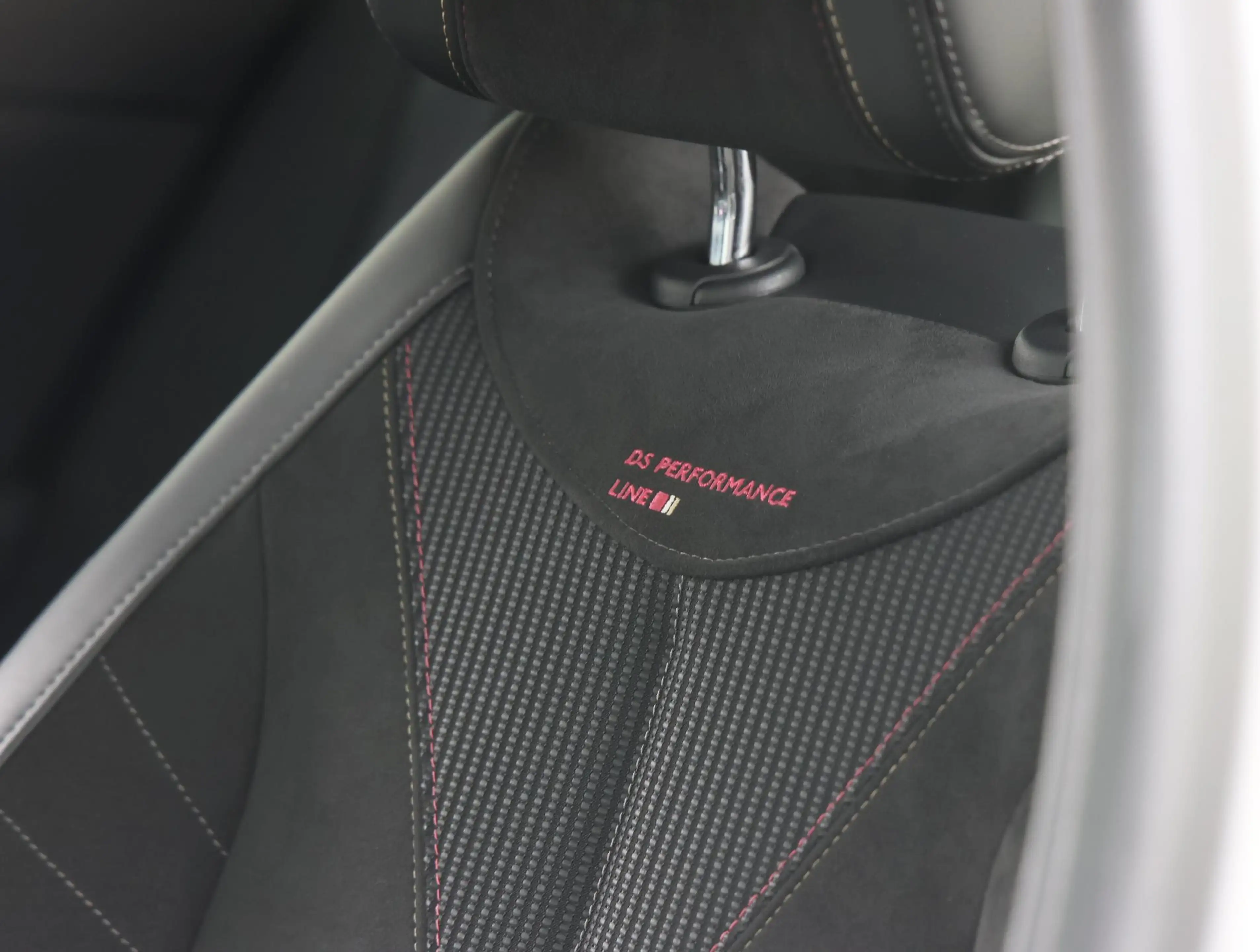 DS Automobiles DS 4 1.2 130pk Automaat Performance Line | Camera | Nav — photo 12