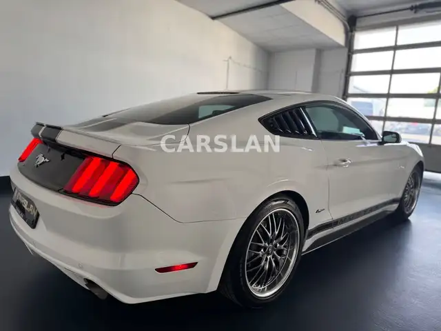 Ford Mustang view 15