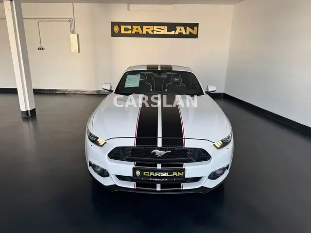 Ford Mustang view 6