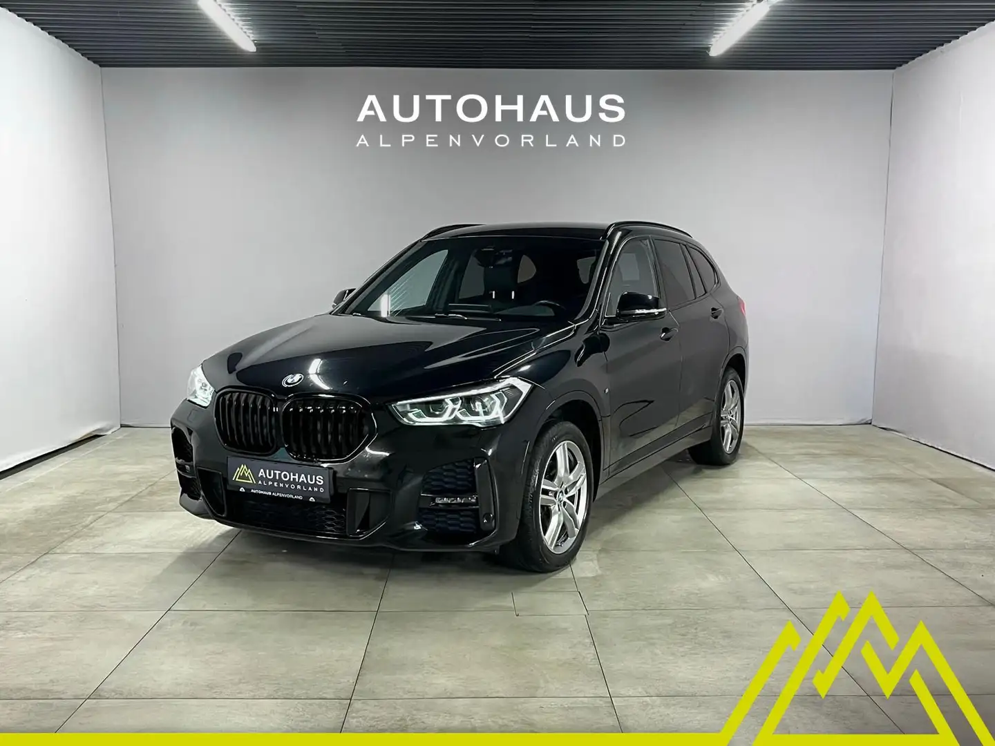 BMW X1 xDrive18d Aut. ***LED | M-Sport | e-Sitze*** Schwarz - 1