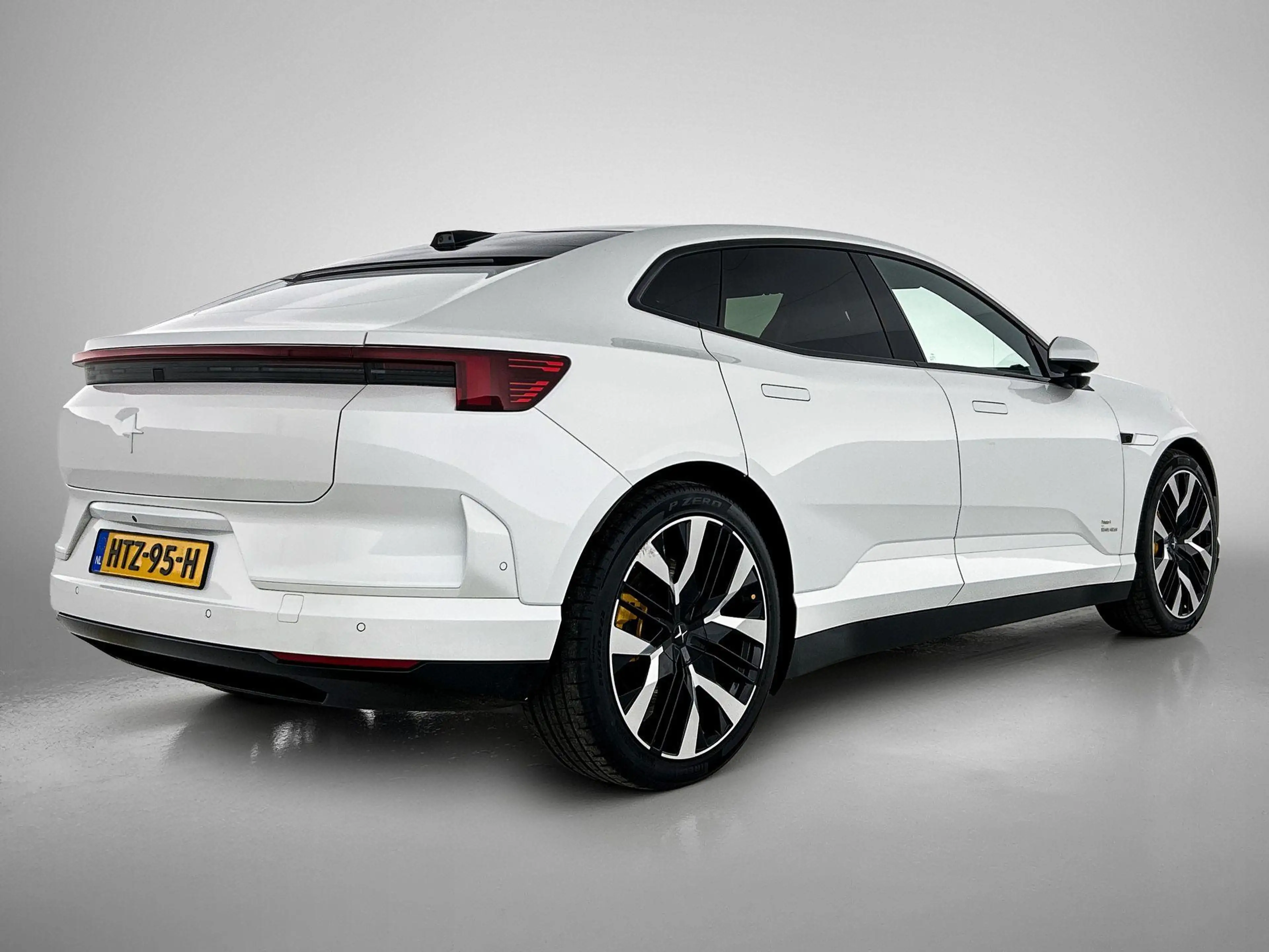 Polestar 4 Long Range Dual Motor 100 kWh Performance | Pilot — photo 4