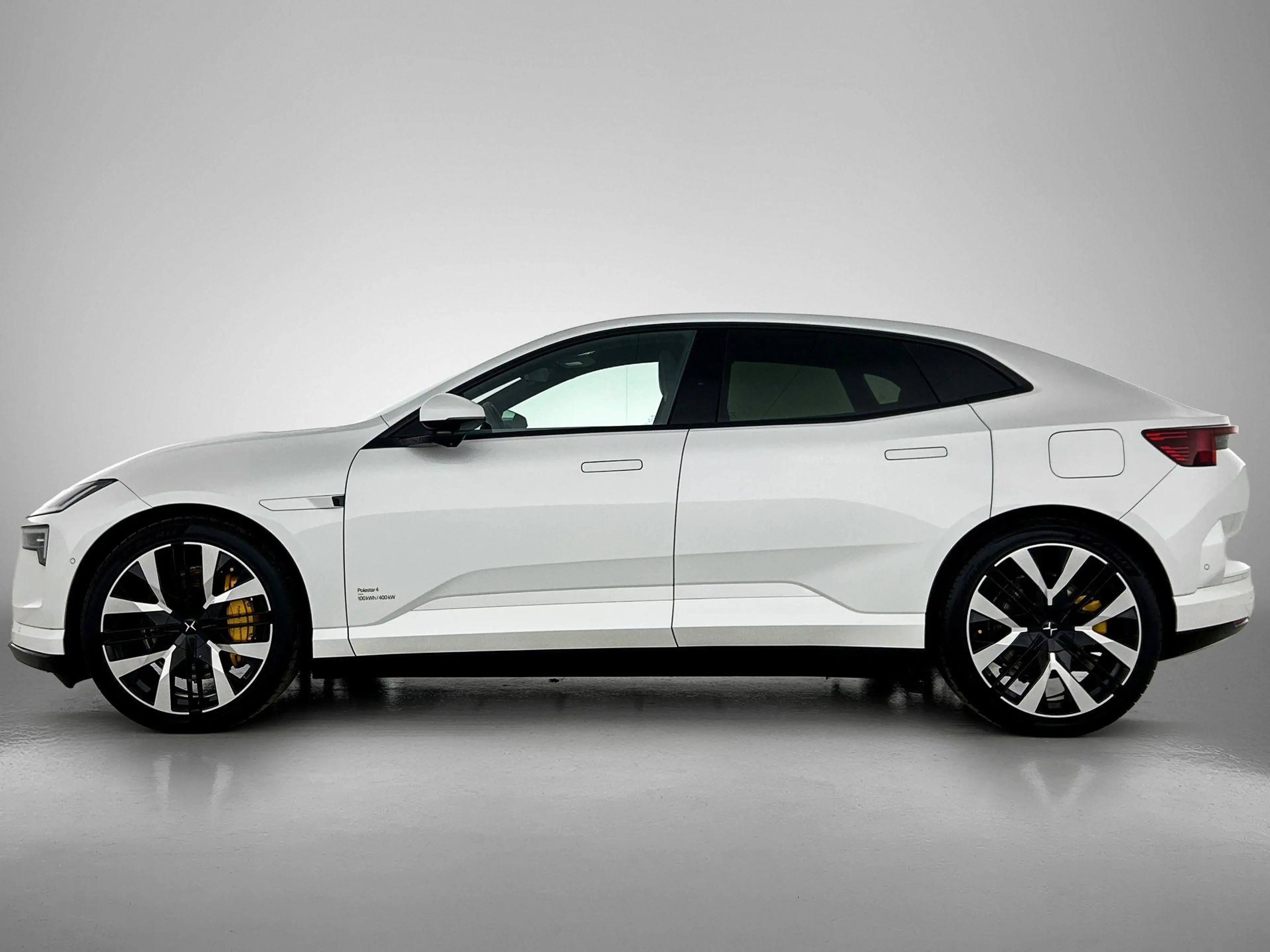 Polestar 4 Long Range Dual Motor 100 kWh Performance | Pilot — photo 2