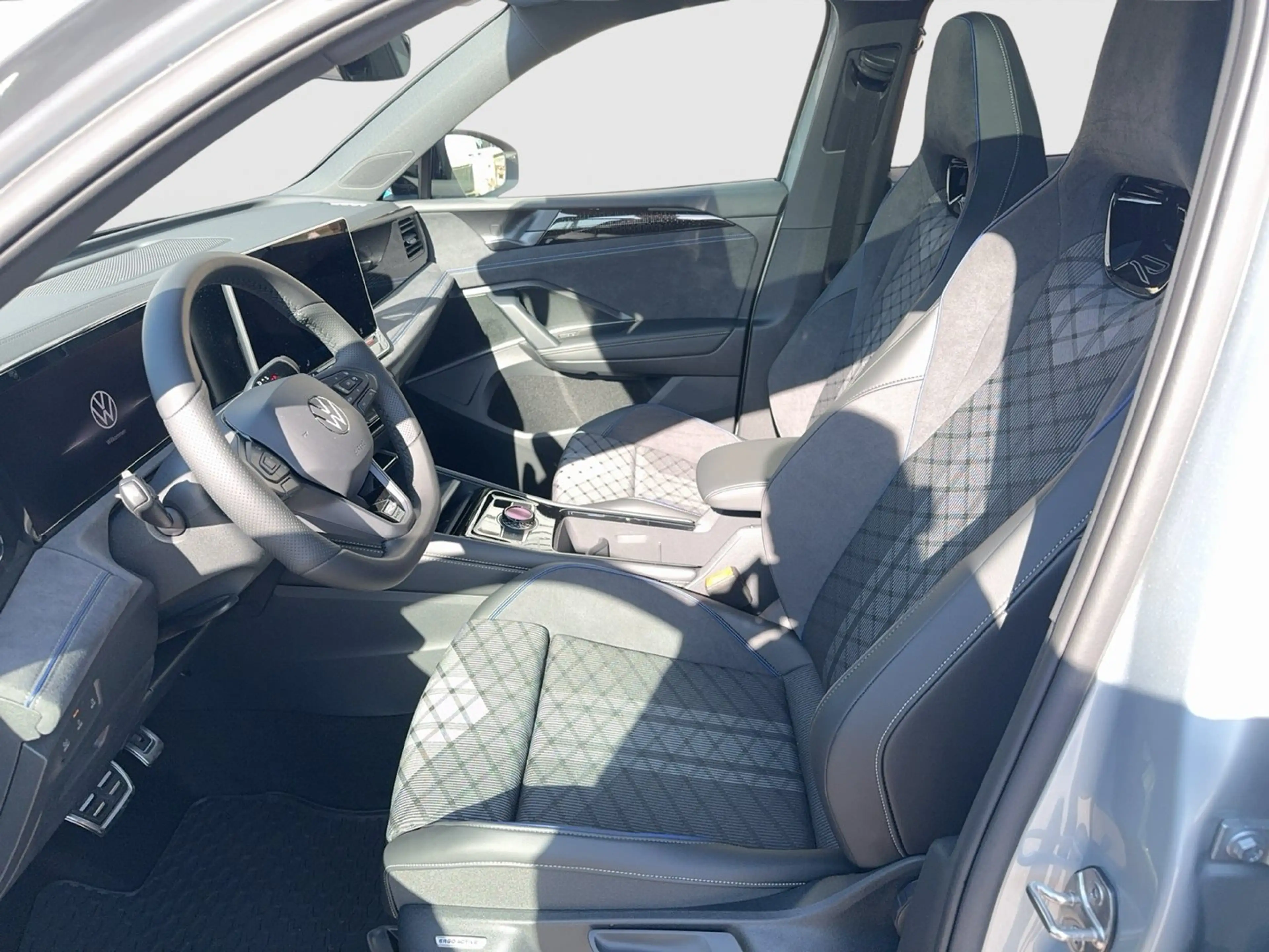 Volkswagen Tiguan Sport TDI 4MOTION DSG — photo 7