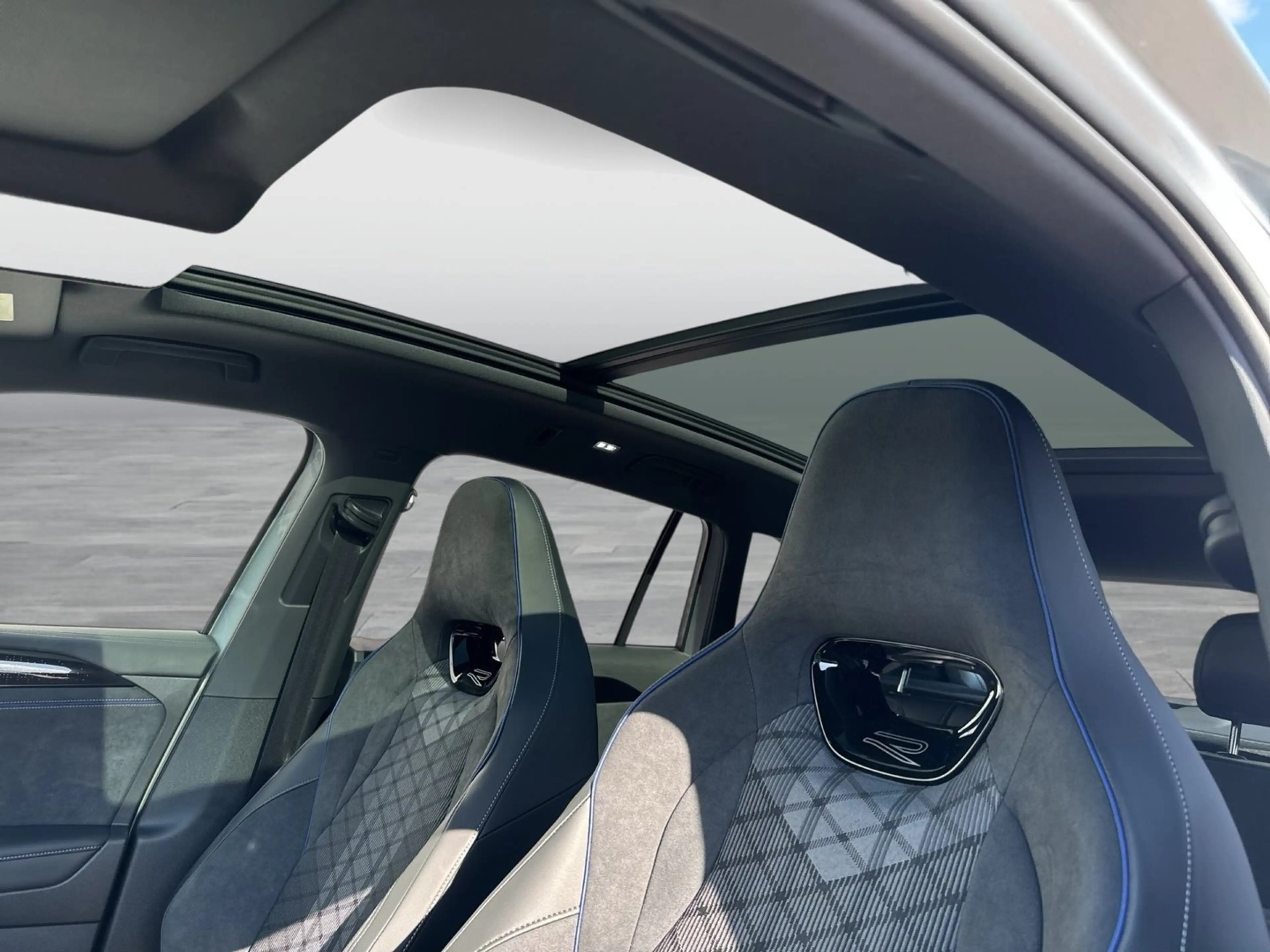 Volkswagen Tiguan Sport TDI 4MOTION DSG — photo 13