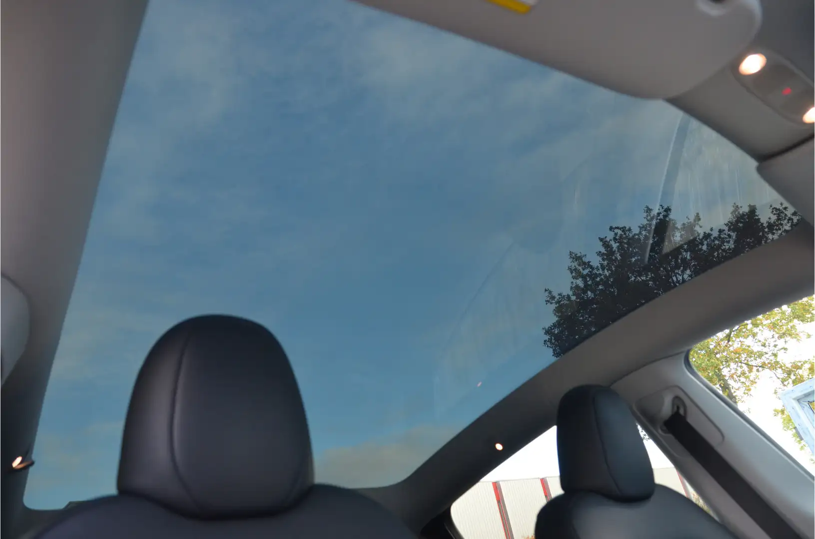 Tesla Model Y Performance AWD 75 kWh AutoPilot, incl. BTW Grijs - 2