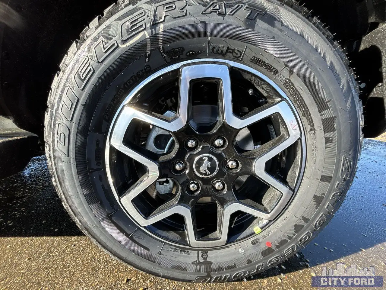 Ford Bronco снимка Ford Bronco