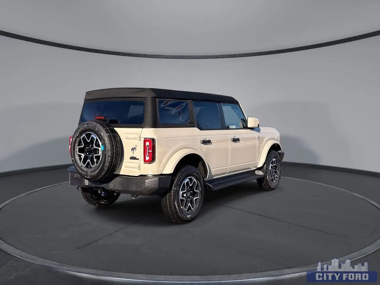 Ford Bronco снимка Ford Bronco