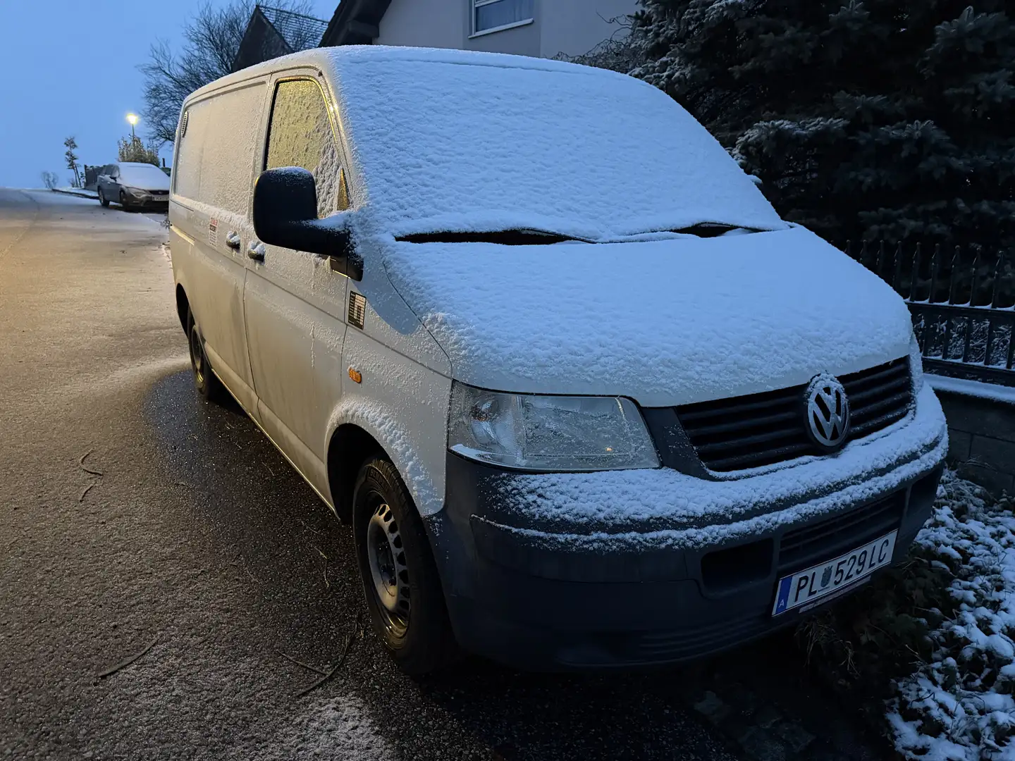 Volkswagen T5 Transporter - 2