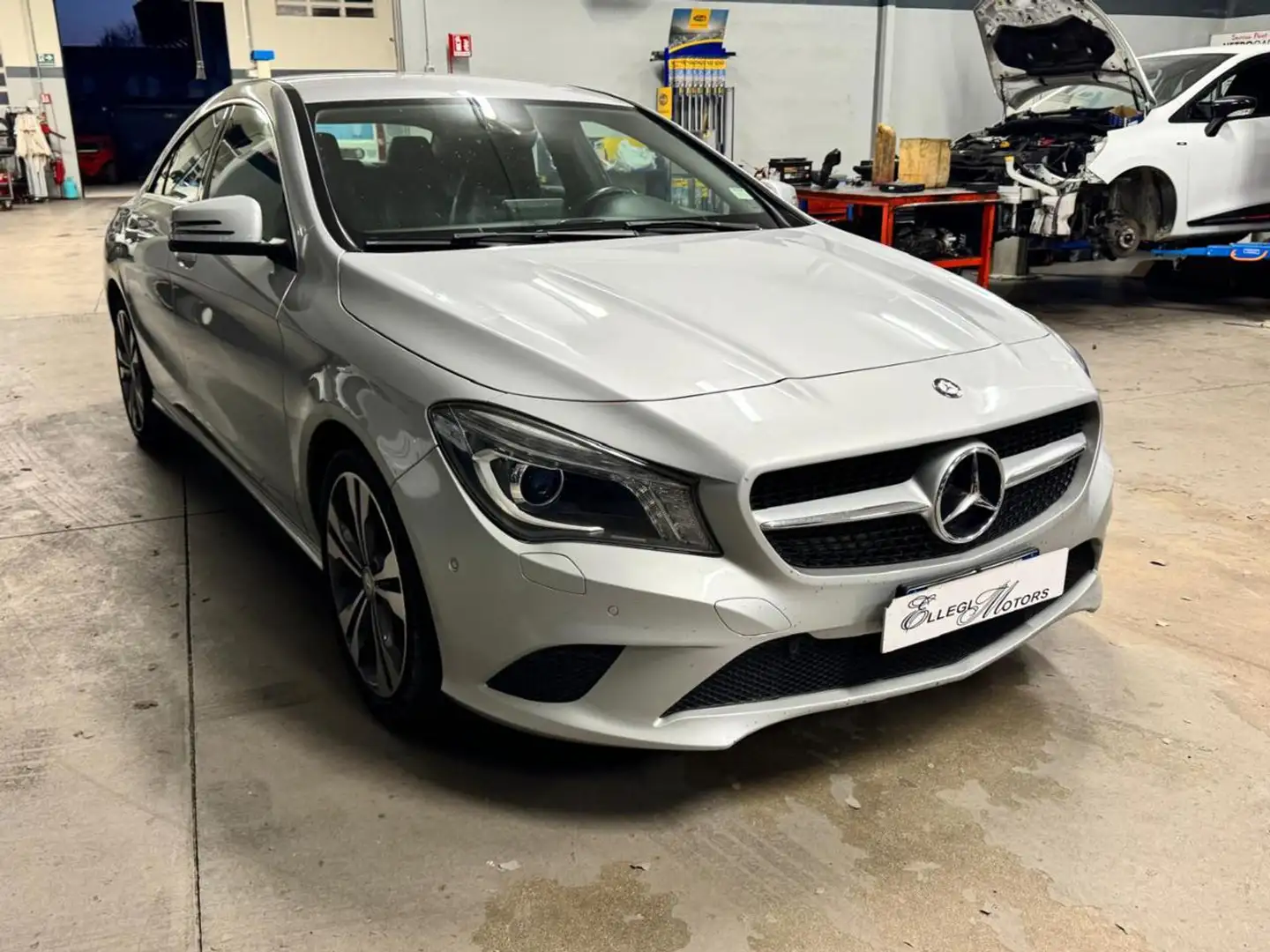 Mercedes-Benz CLA 200 d Automatic PREMIUM Gri - 1