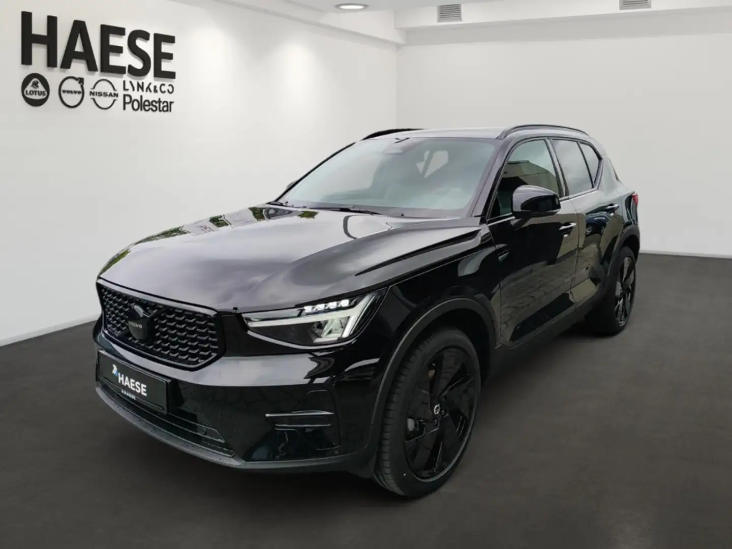 Volvo XC40 Plus Black Edition 2WD B3 EU6e Digitales Cockpit M Schwarz - 1