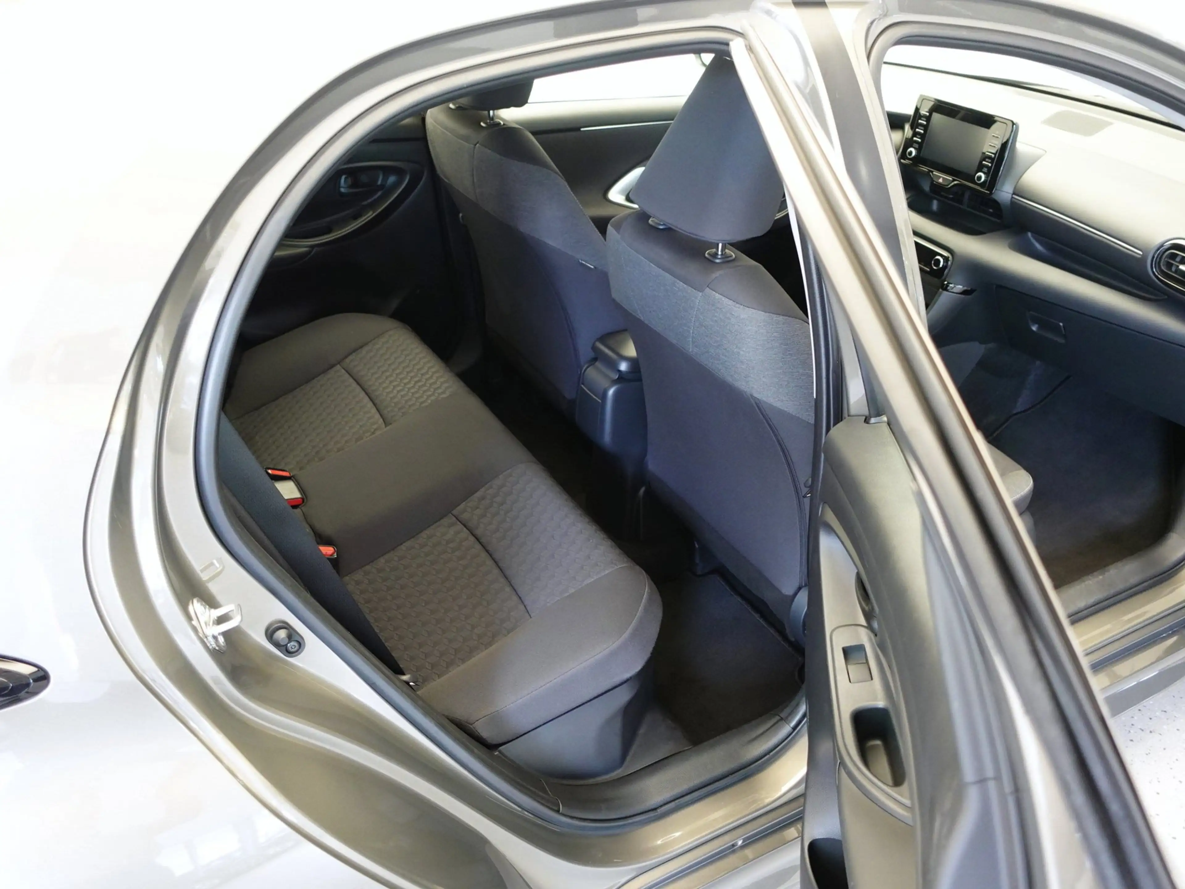 Toyota Yaris HYBRID 1.5i 116pk 25dkm! "Dynamic" AUTOMAAT — photo 5