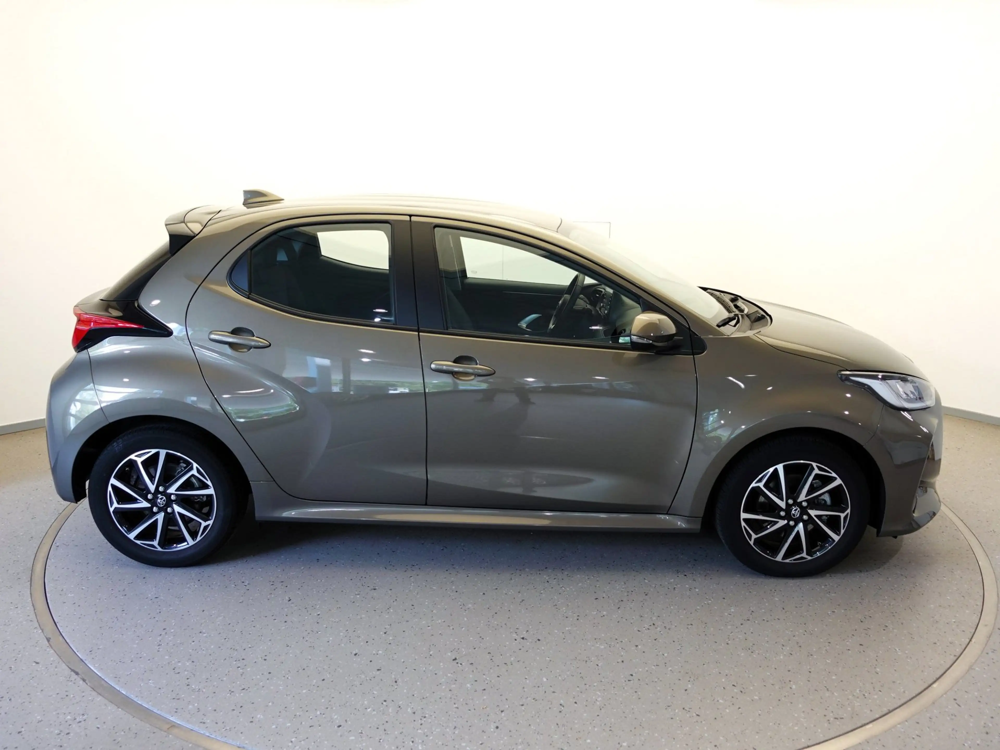 Toyota Yaris HYBRID 1.5i 116pk 25dkm! "Dynamic" AUTOMAAT — photo 3