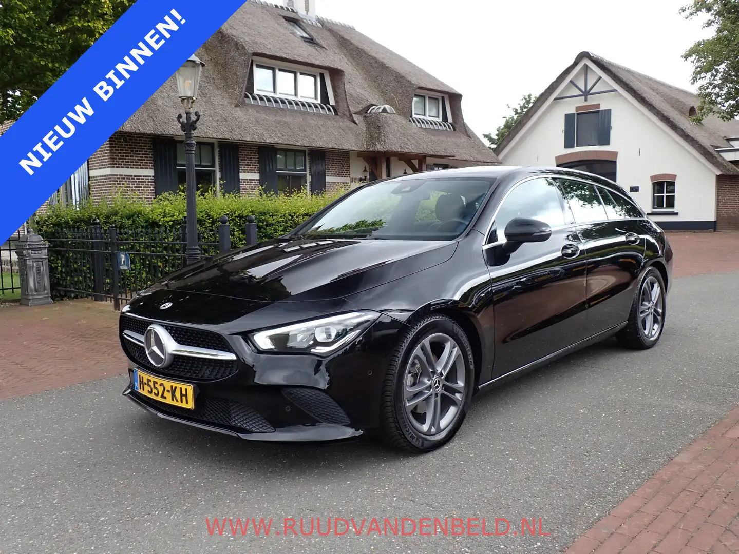 Mercedes-Benz CLA 180 Shooting Brake LED/CAMERA/TREKHAAK/CARPLAY/NAVIGAT Zwart - 1