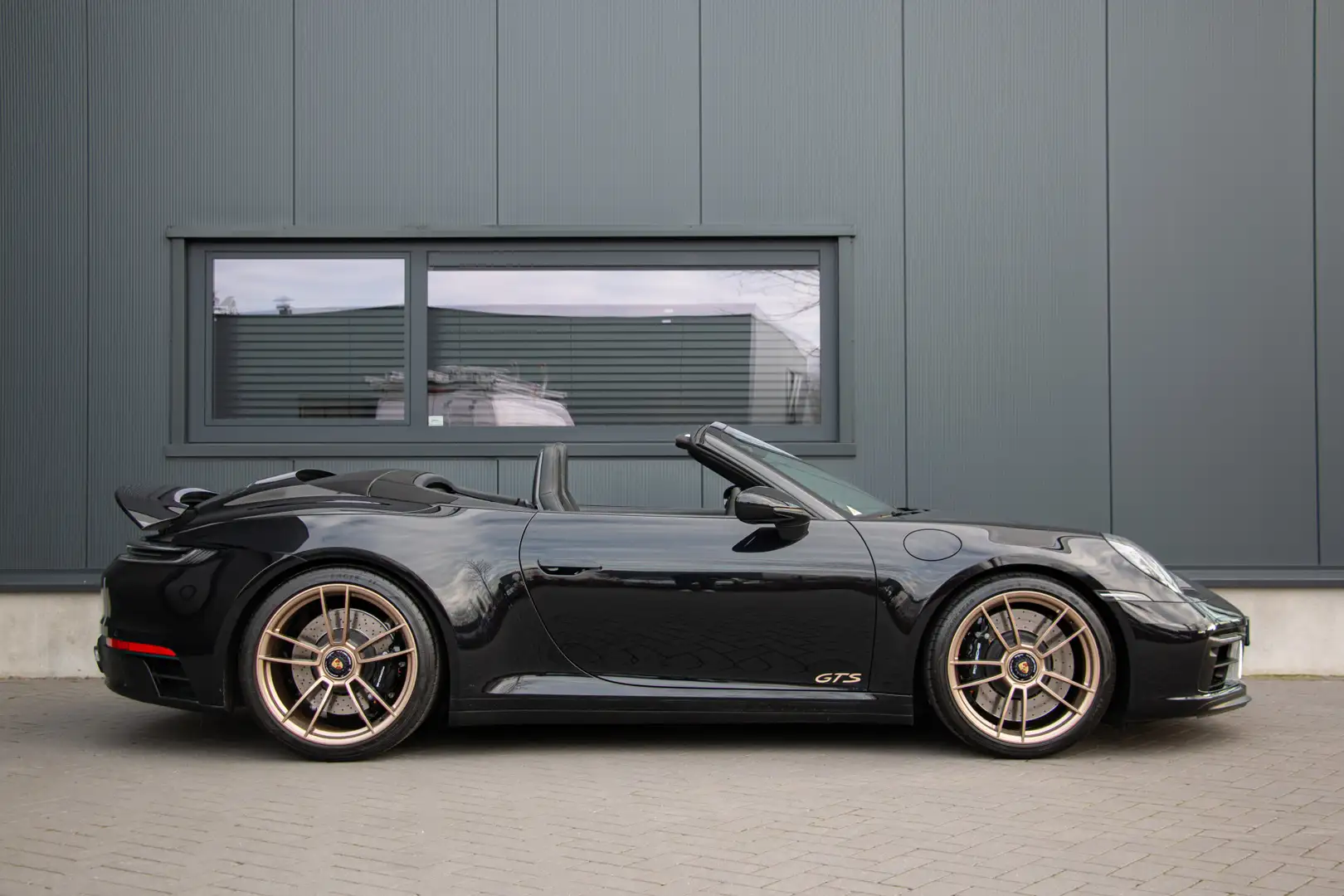 Porsche 992 Cabrio 3.0 Carrera GTS | 480PK | Sportuitlaat | Bo Schwarz - 2